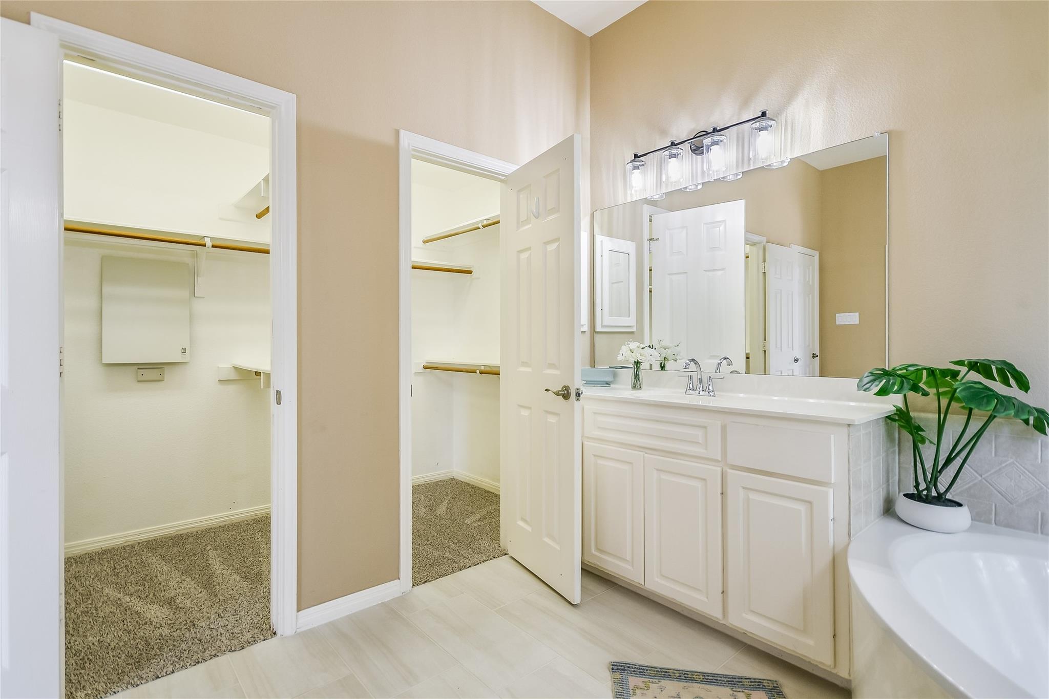 12935 Brigham Dr, Austin, TX 78732
