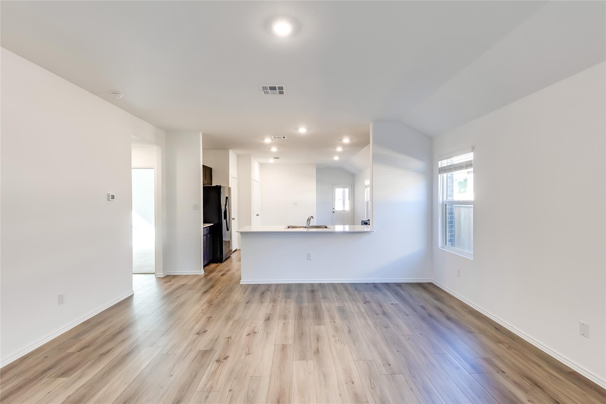 318 Canley Loop, Hutto, TX 78634