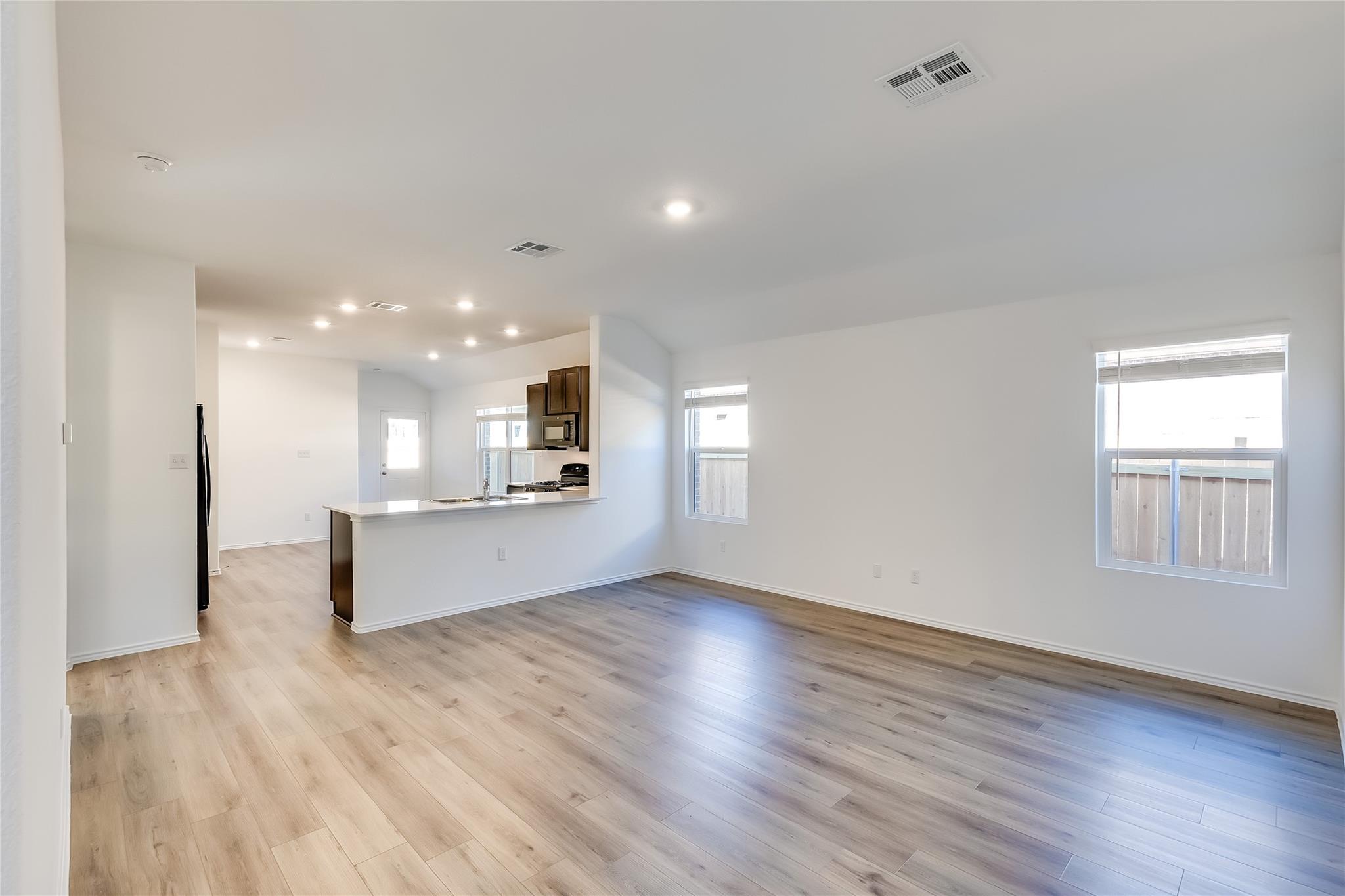318 Canley Loop, Hutto, TX 78634