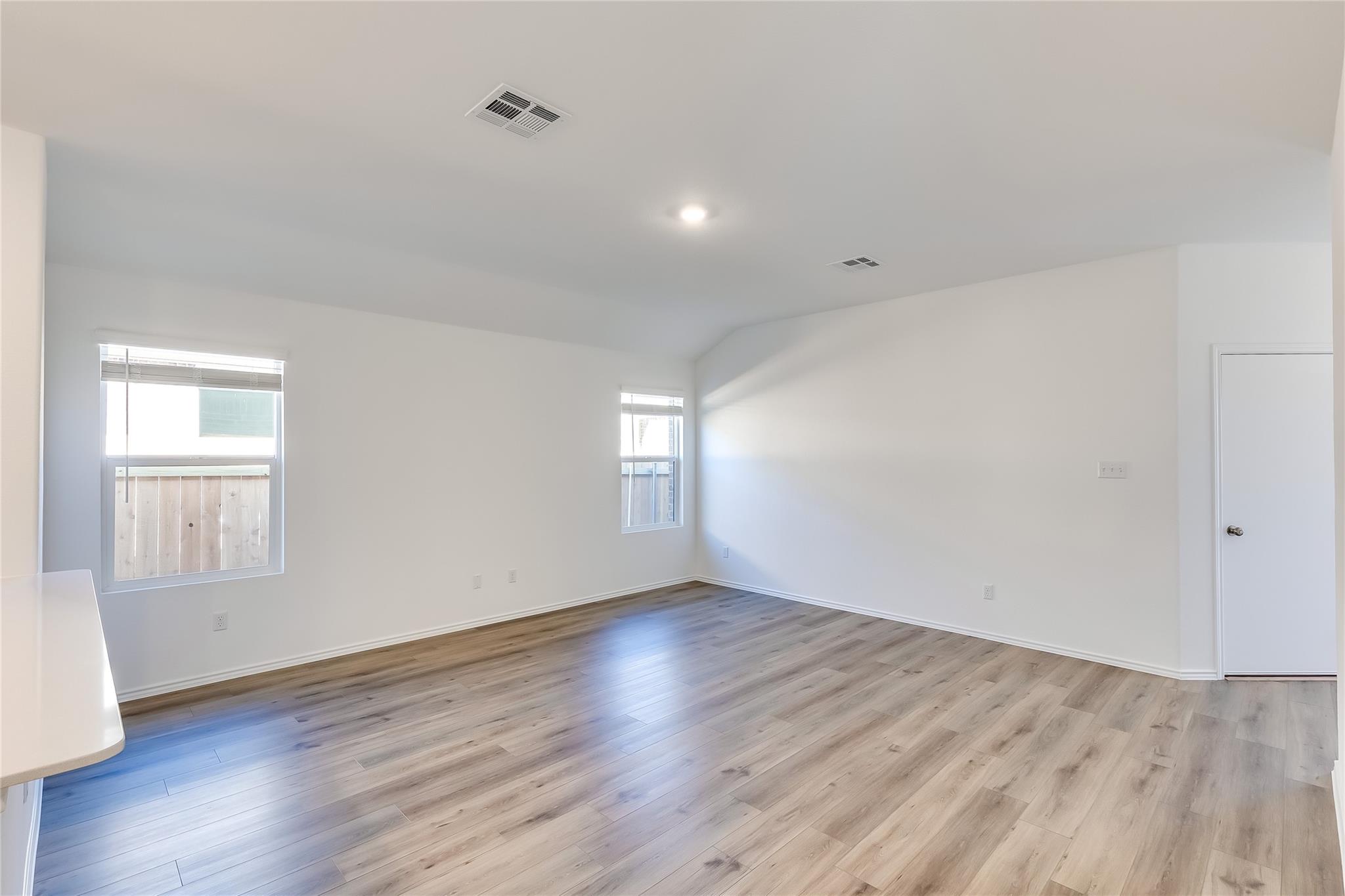 318 Canley Loop, Hutto, TX 78634