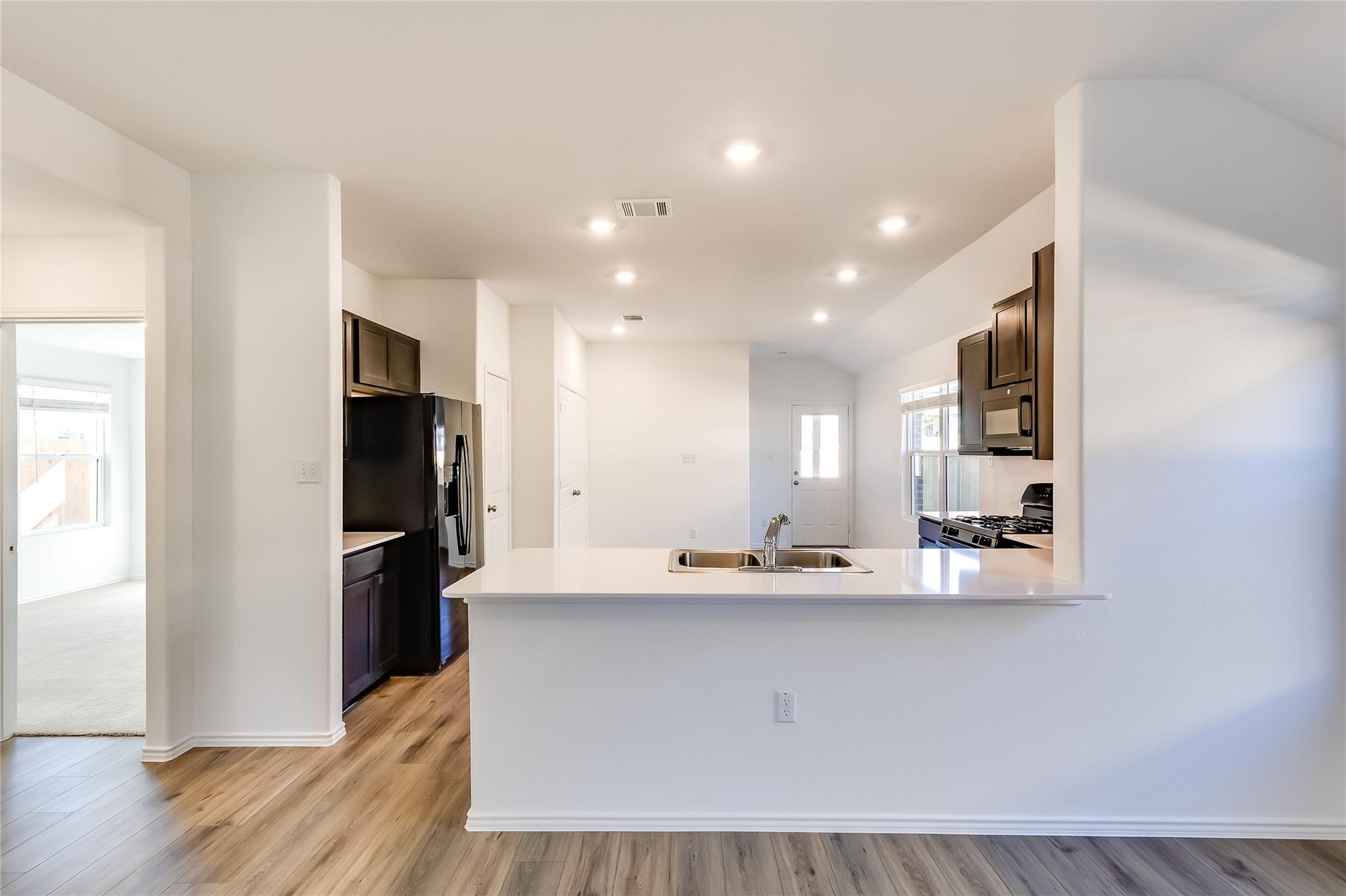 318 Canley Loop, Hutto, TX 78634