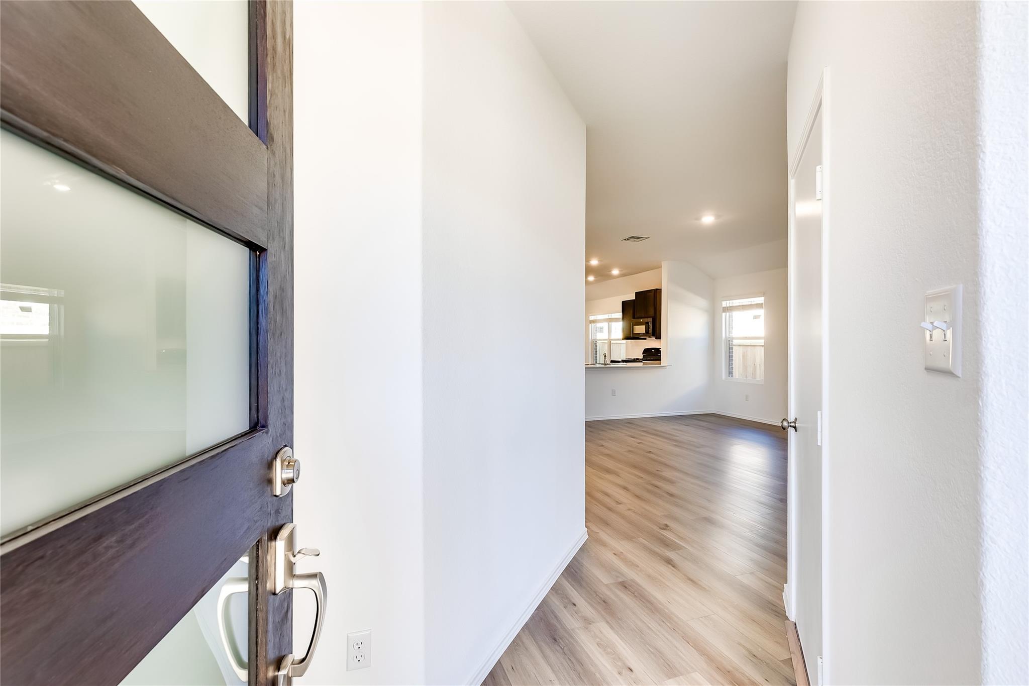 318 Canley Loop, Hutto, TX 78634
