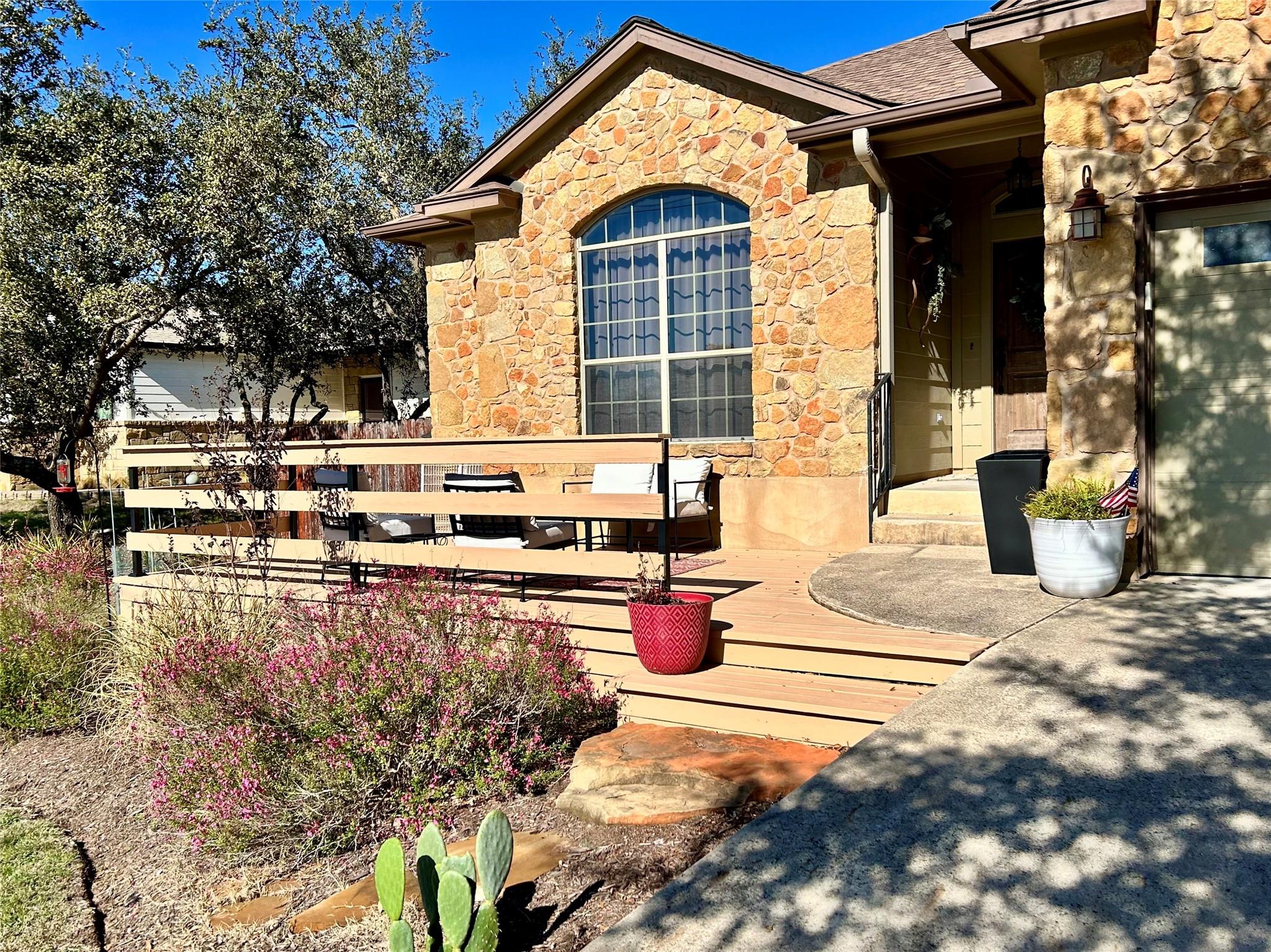 10039 Janet Loop, Dripping Springs, TX 78620