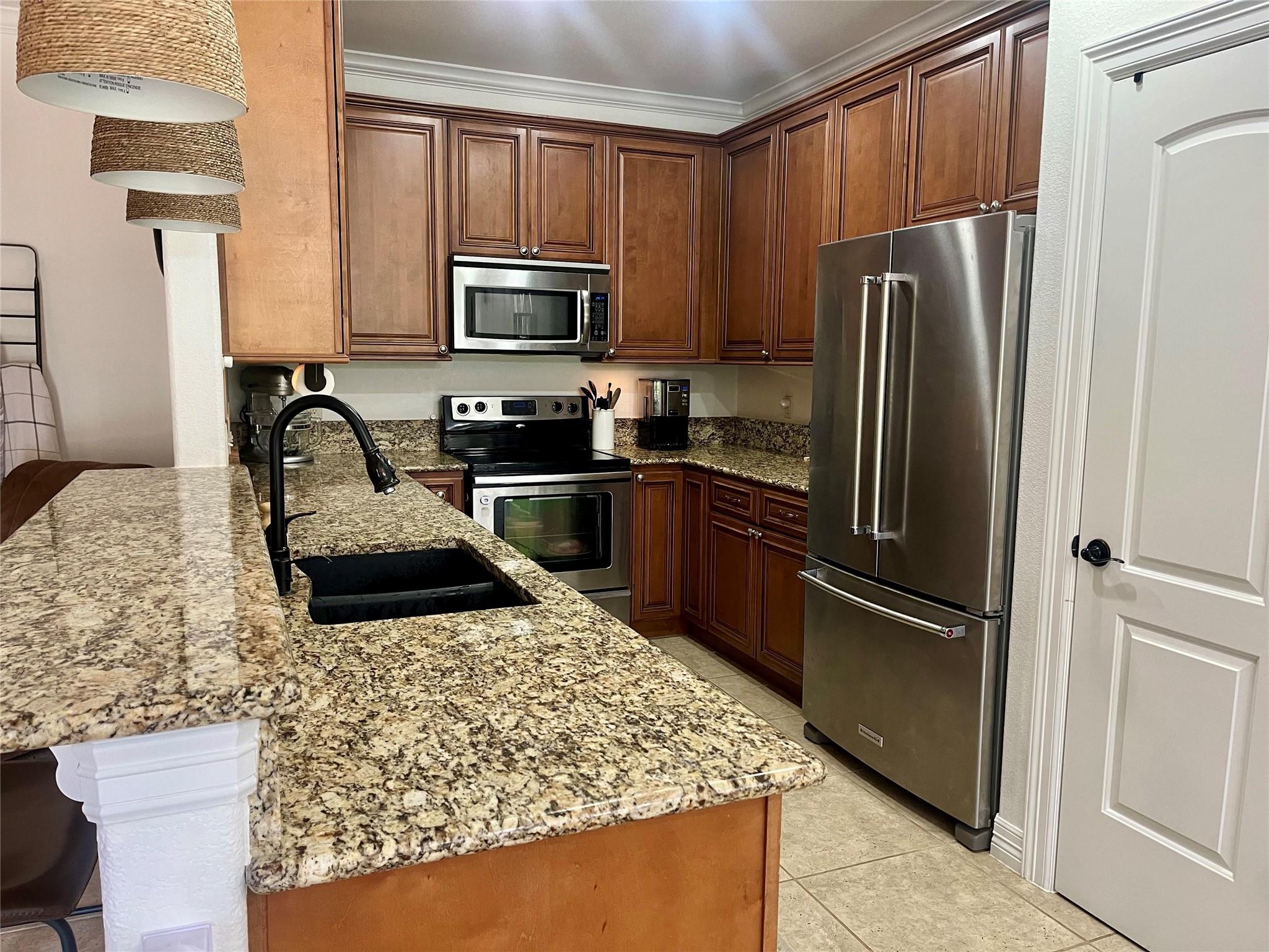 10039 Janet Loop, Dripping Springs, TX 78620