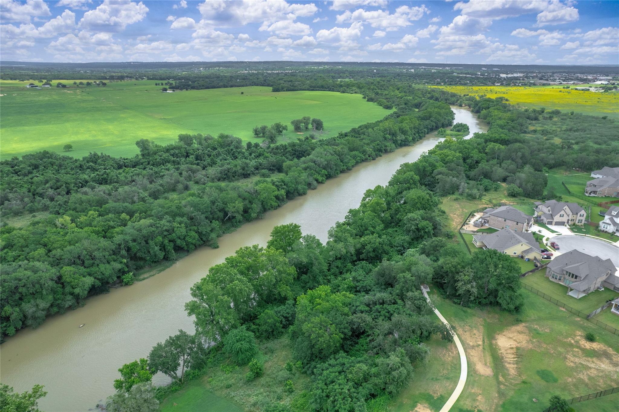 107 Freeman Day Dr, Bastrop, TX 78602