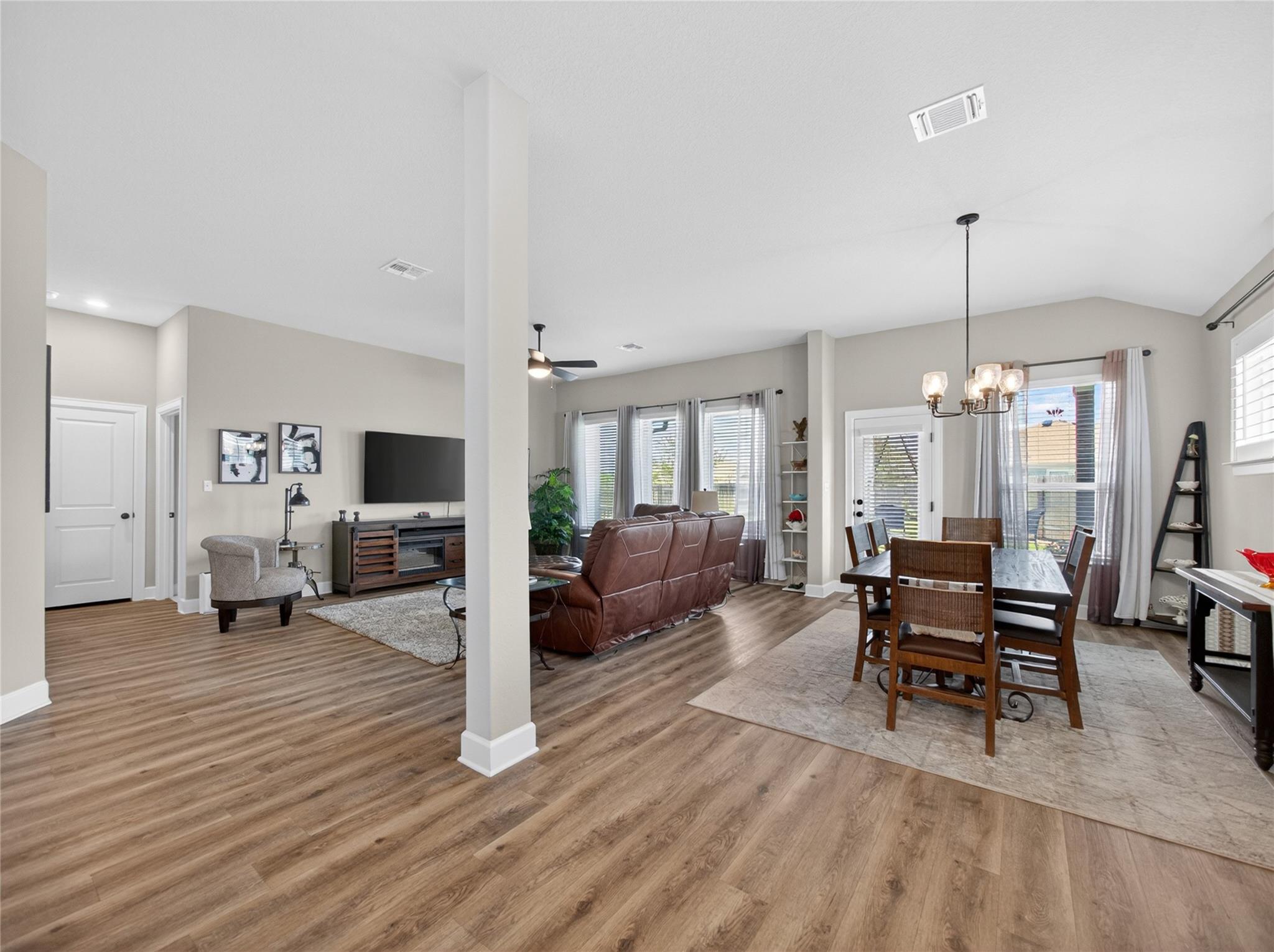 107 Freeman Day Dr, Bastrop, TX 78602