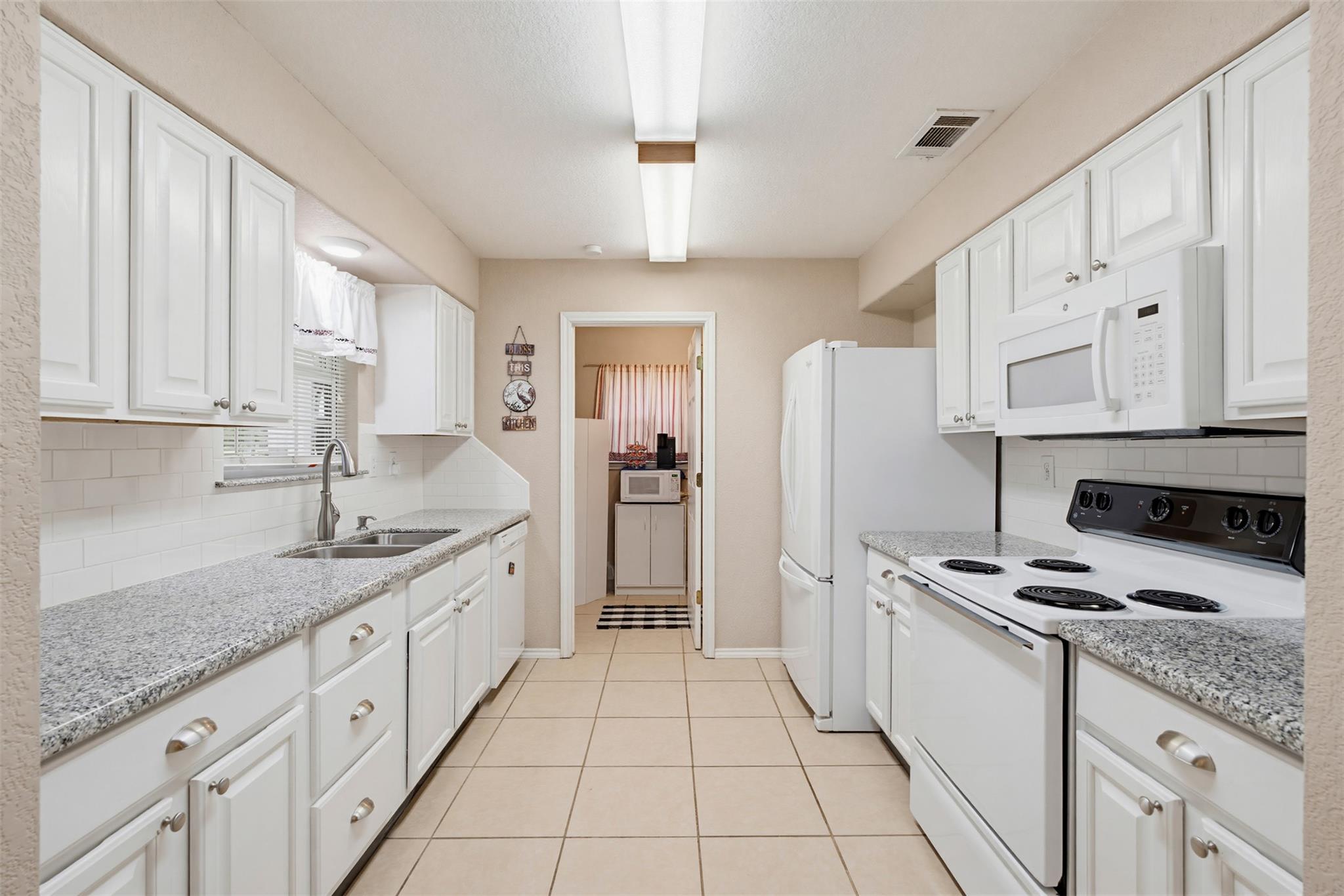 3062 S Hwy 77, Rockdale, TX 76567