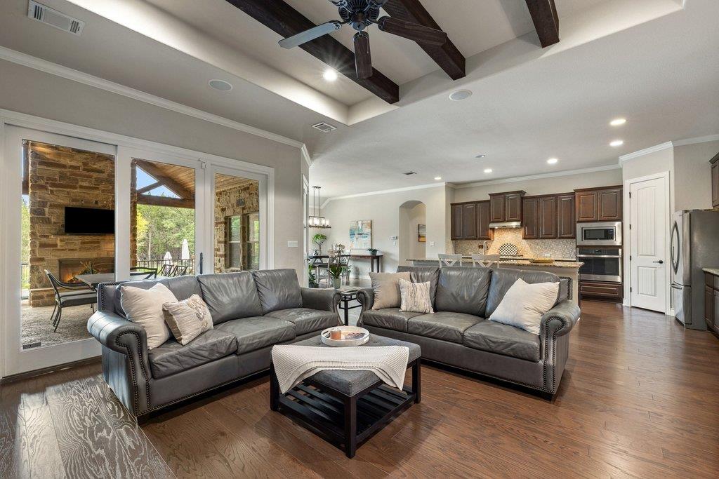 265 Magnolia Blossom Cv, Driftwood, TX 78619