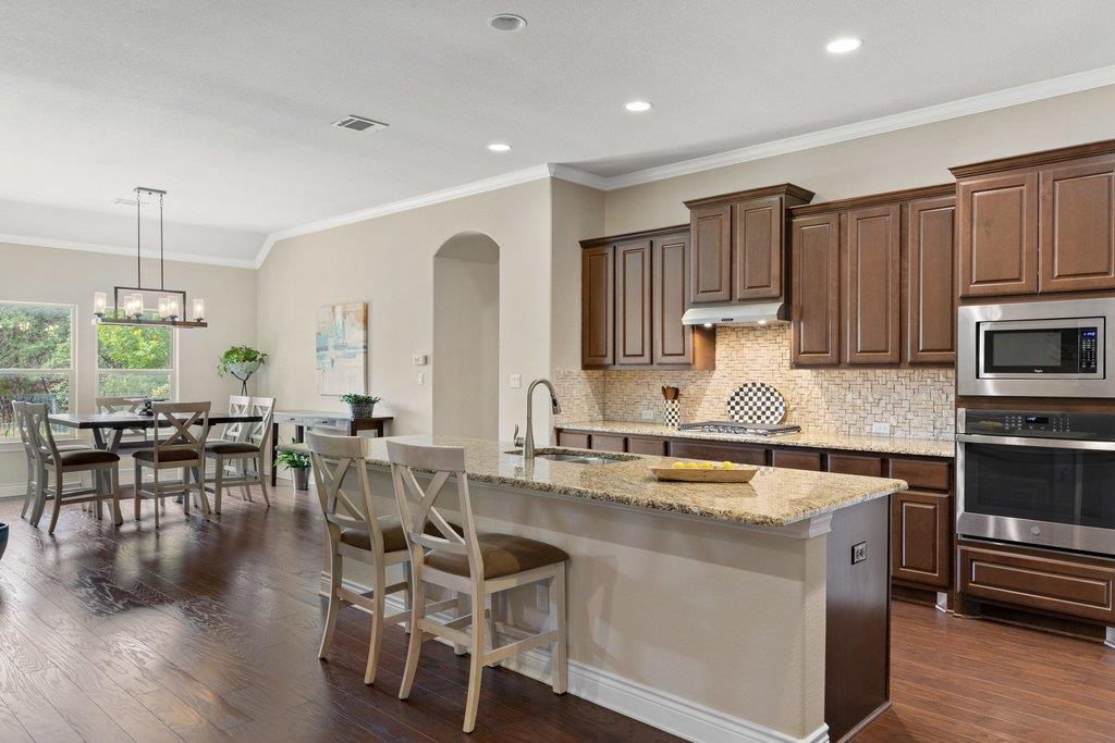 265 Magnolia Blossom Cv, Driftwood, TX 78619