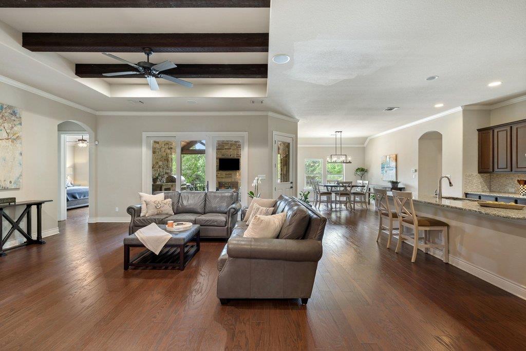 265 Magnolia Blossom Cv, Driftwood, TX 78619