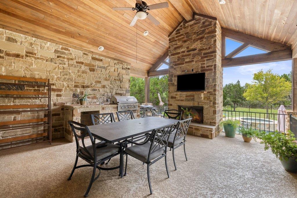 265 Magnolia Blossom Cv, Driftwood, TX 78619