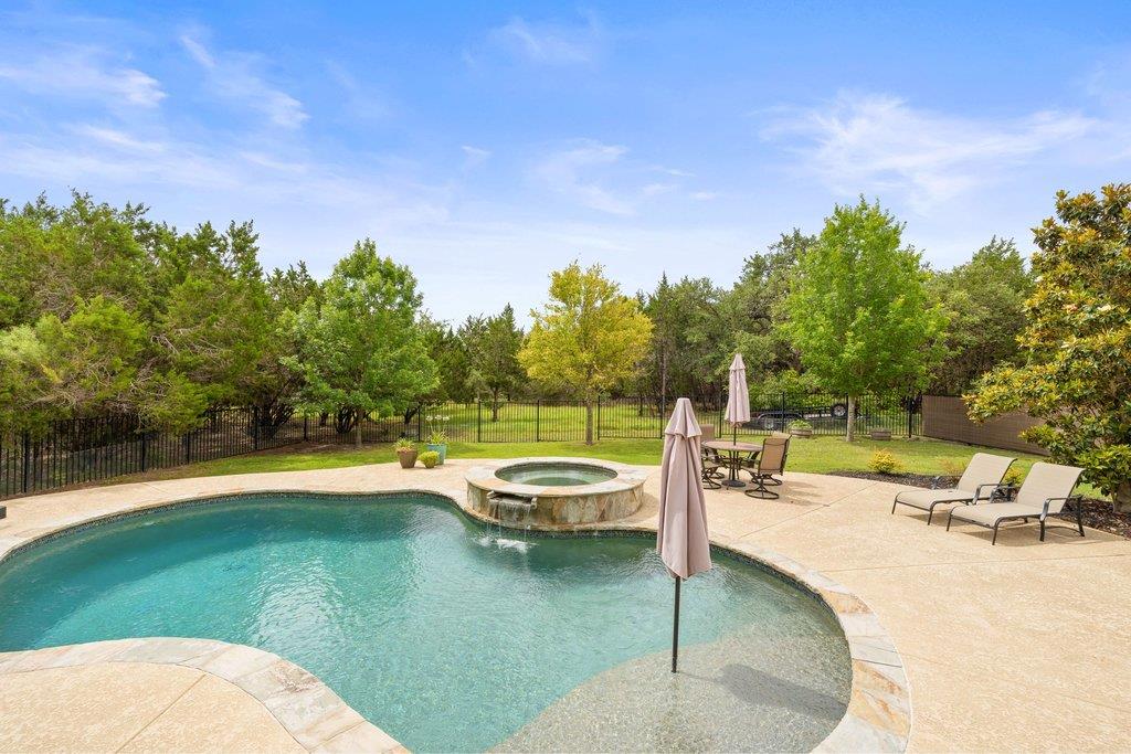 265 Magnolia Blossom Cv, Driftwood, TX 78619