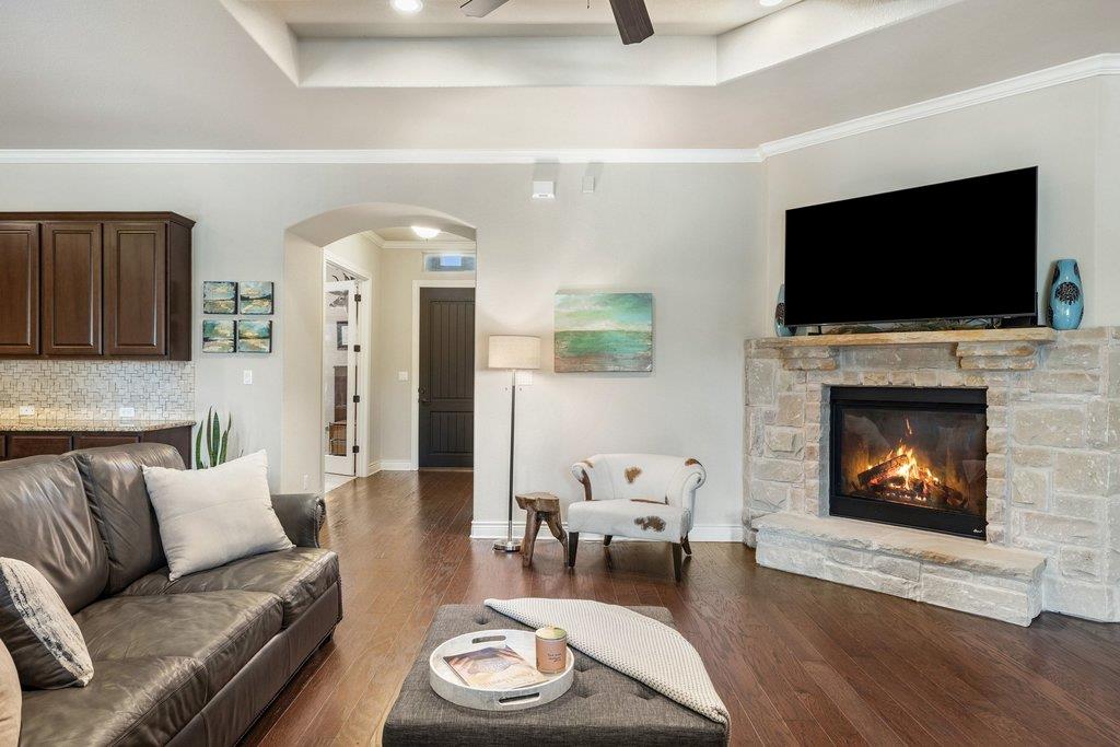 265 Magnolia Blossom Cv, Driftwood, TX 78619