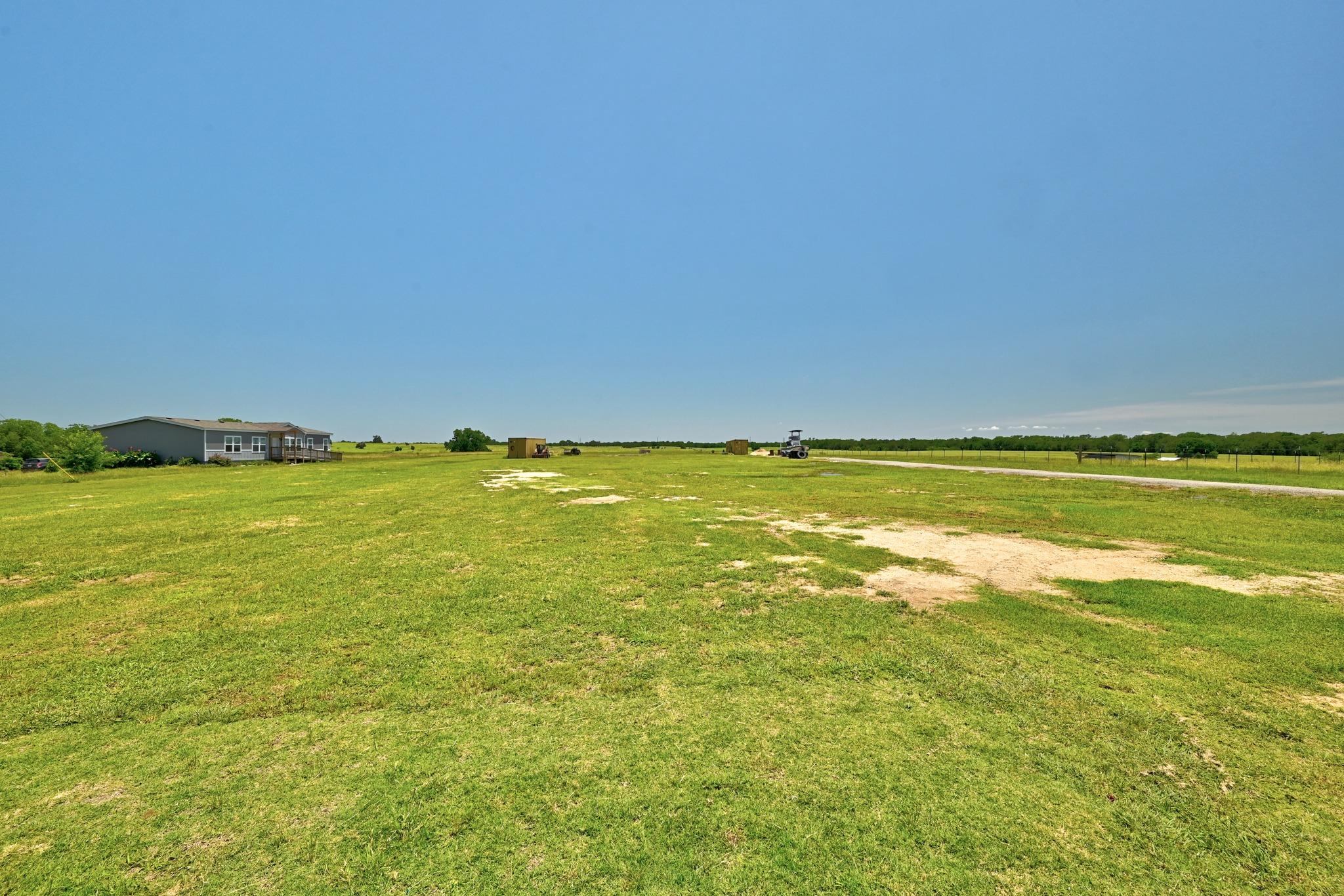 2889 Old McMahan Rd, Lockhart, TX 78644
