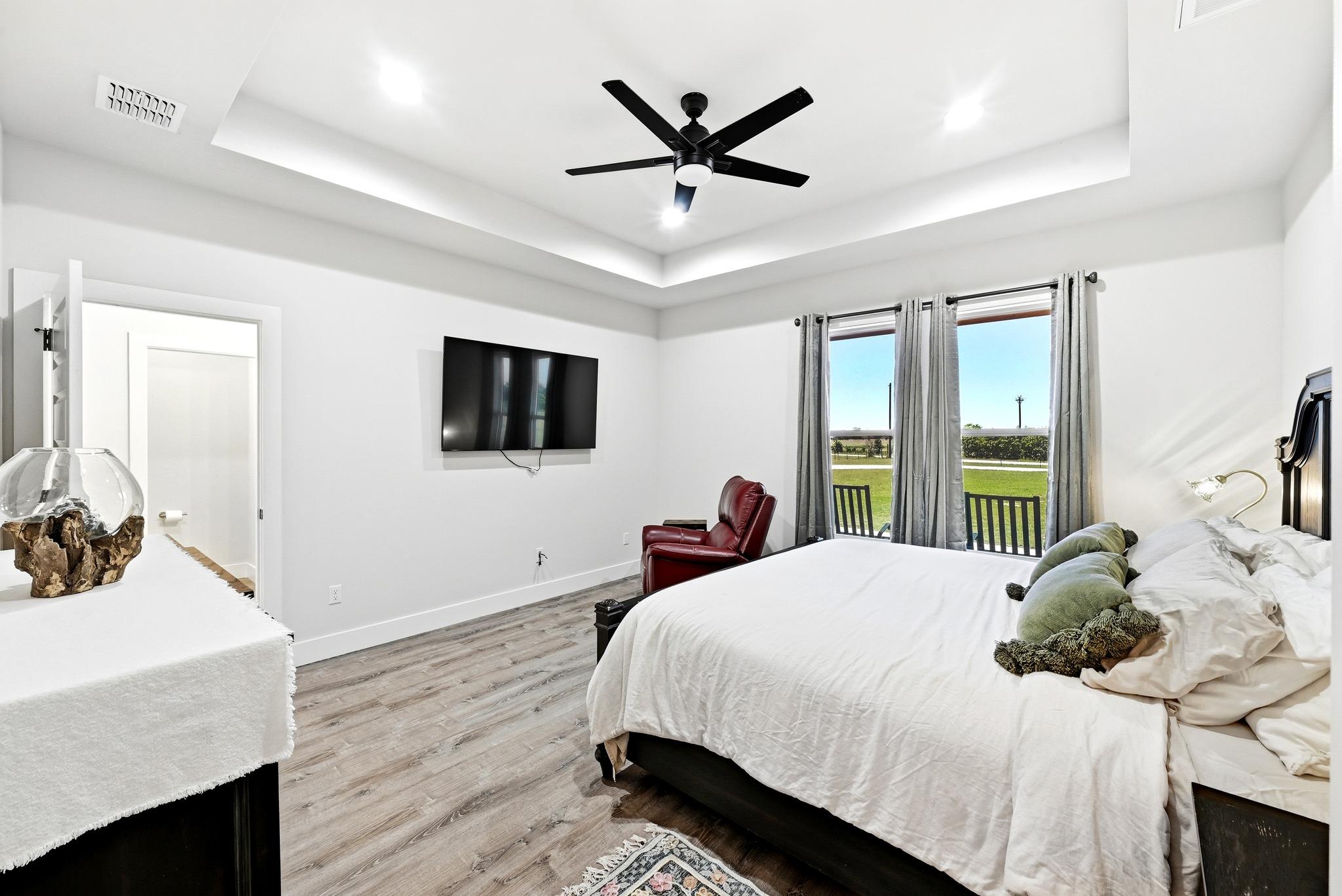 2889 Old McMahan Rd, Lockhart, TX 78644