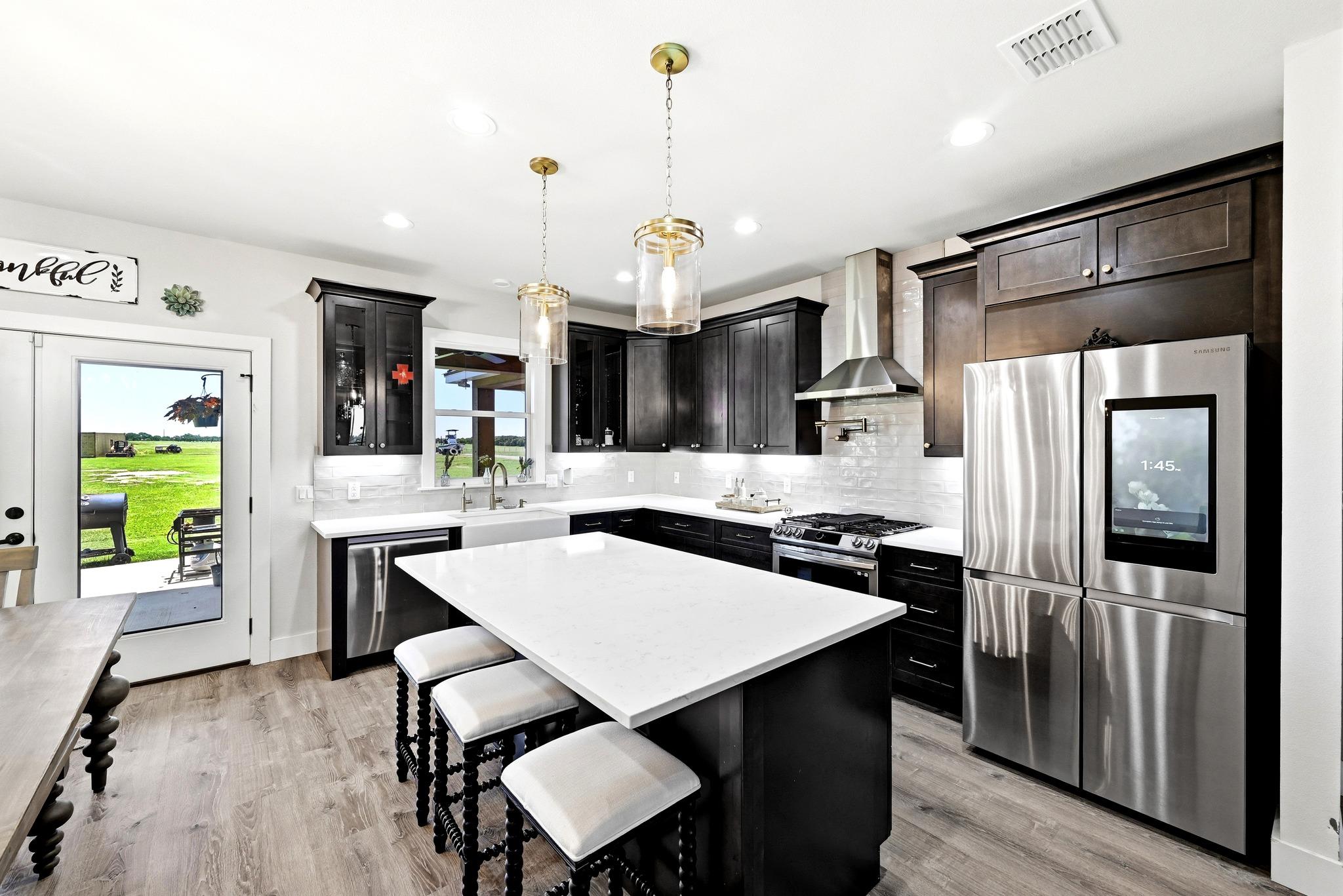 2889 Old McMahan Rd, Lockhart, TX 78644