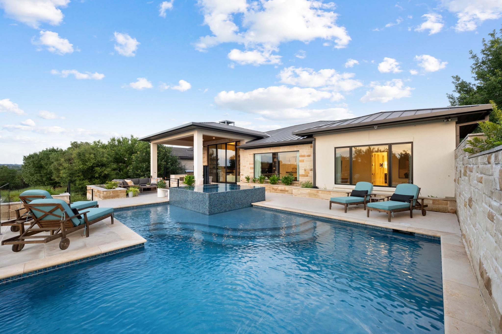 8312 Carranzo Dr, Austin, TX 78735