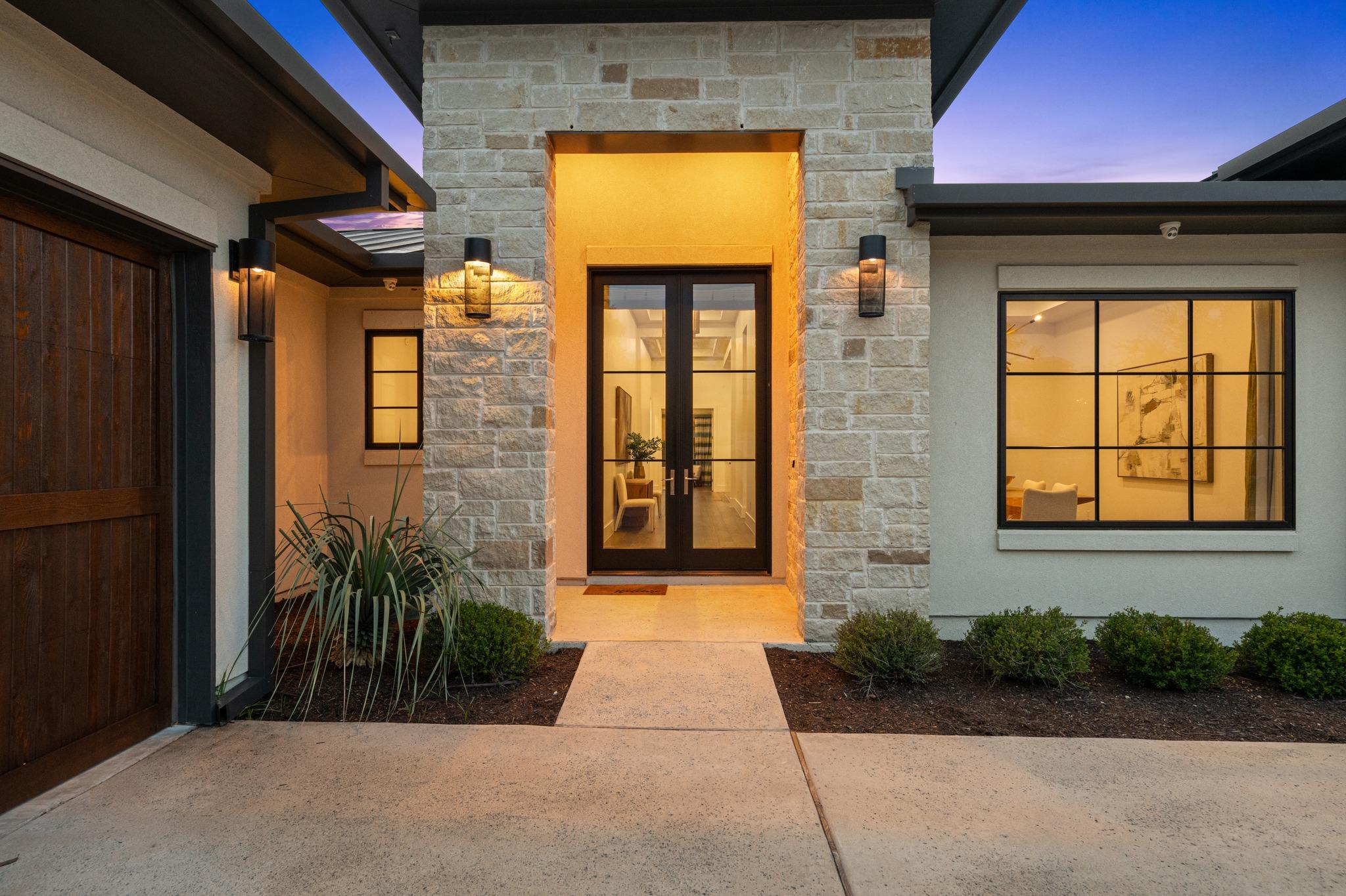 8312 Carranzo Dr, Austin, TX 78735