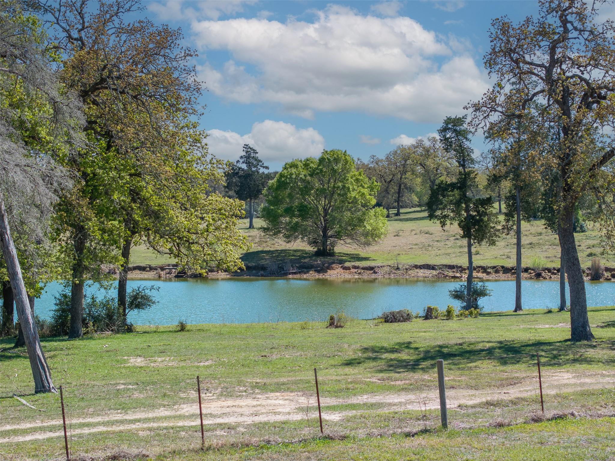 4500 Gibbs Ln, Caldwell, TX 77836