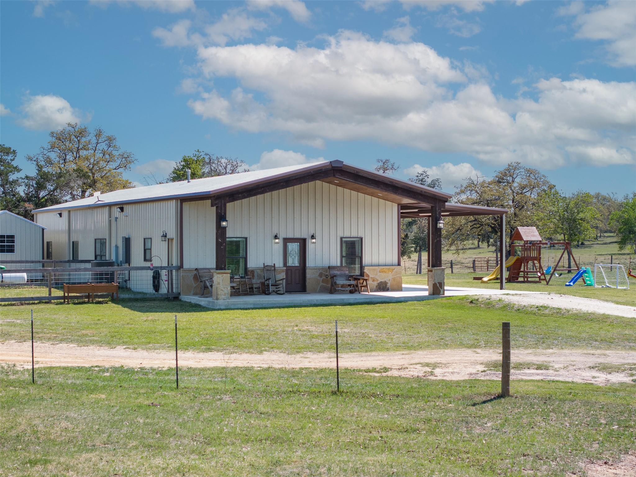 4500 Gibbs Ln, Caldwell, TX 77836
