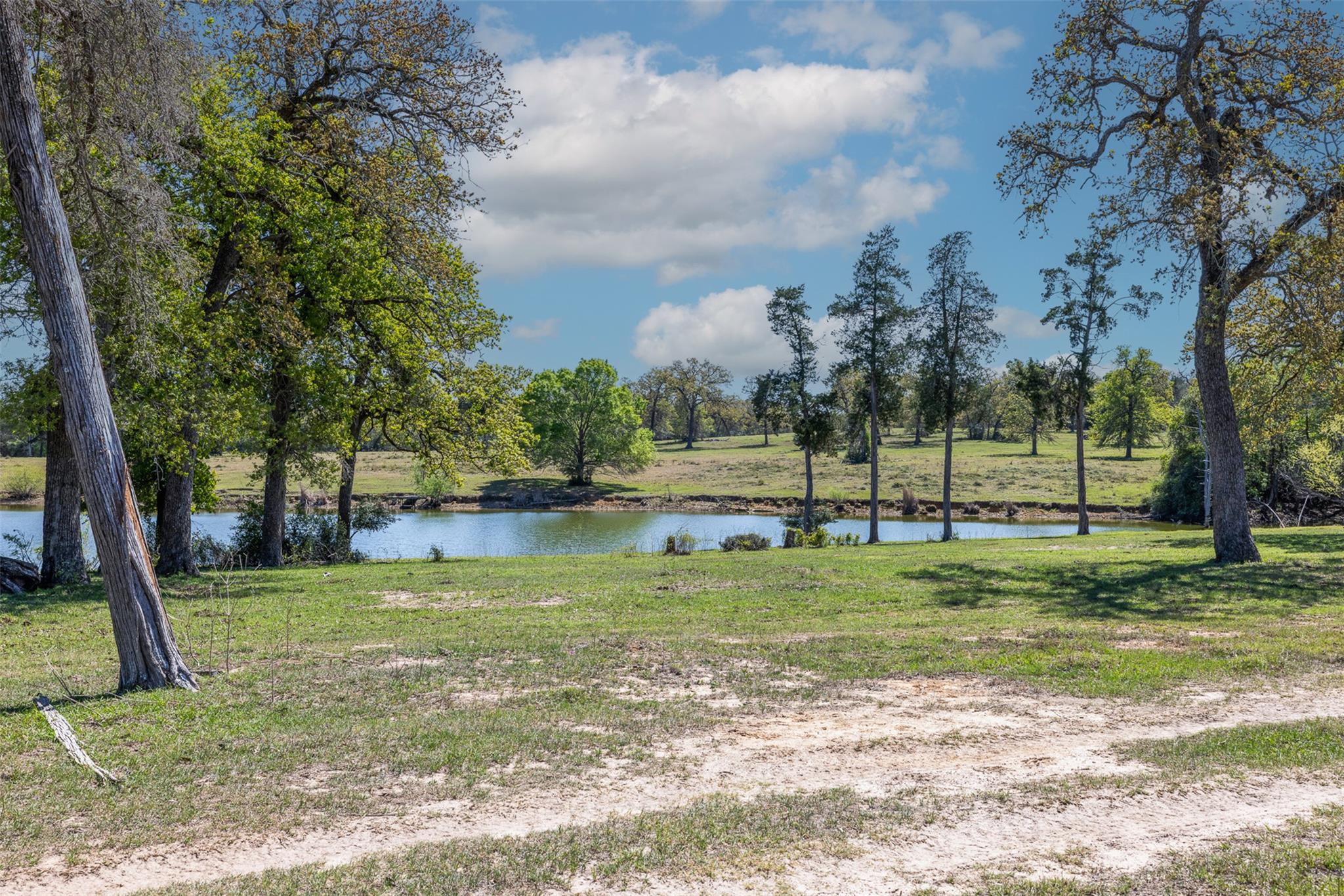 4500 Gibbs Ln, Caldwell, TX 77836