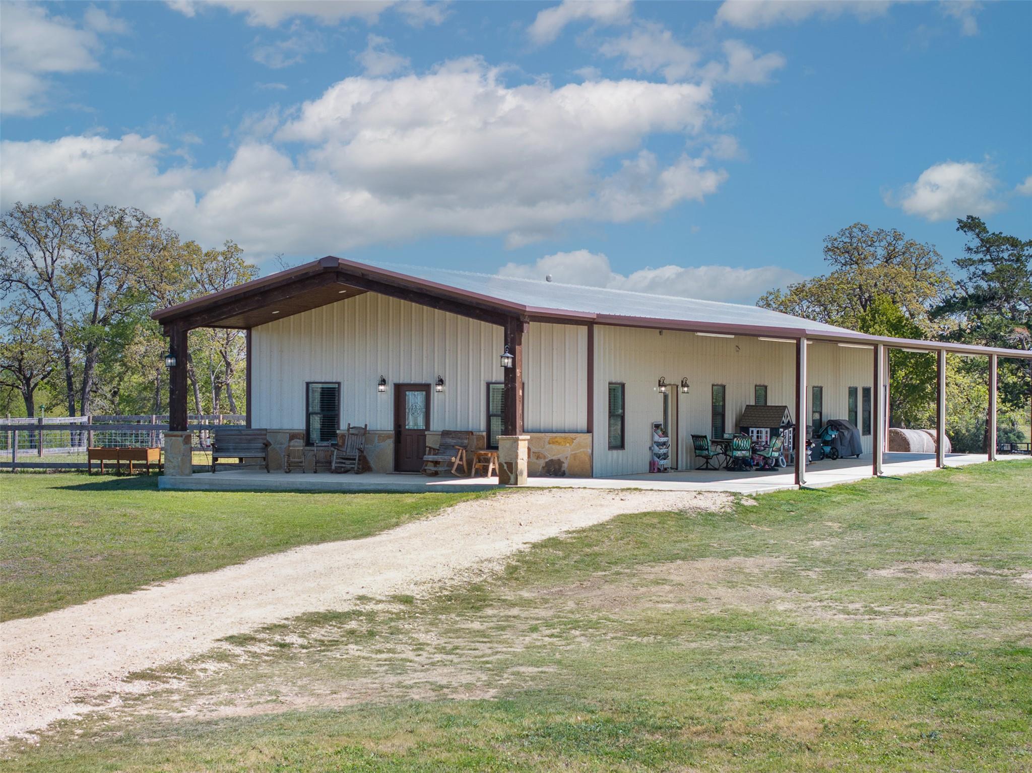 4500 Gibbs Ln, Caldwell, TX 77836