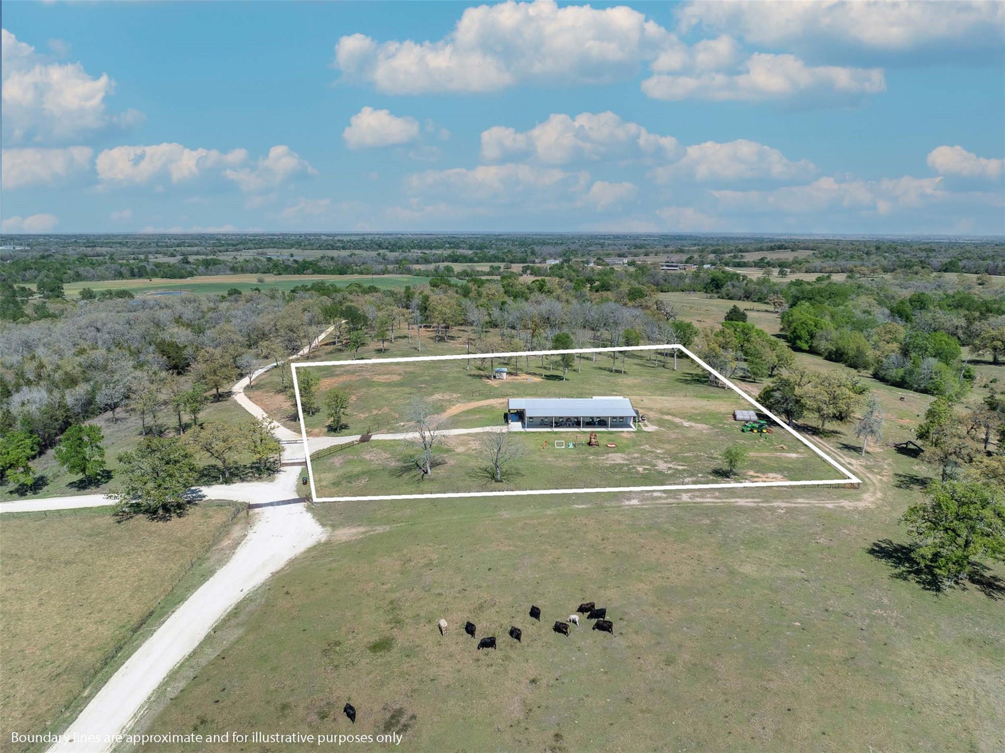 4500 Gibbs Ln, Caldwell, TX 77836