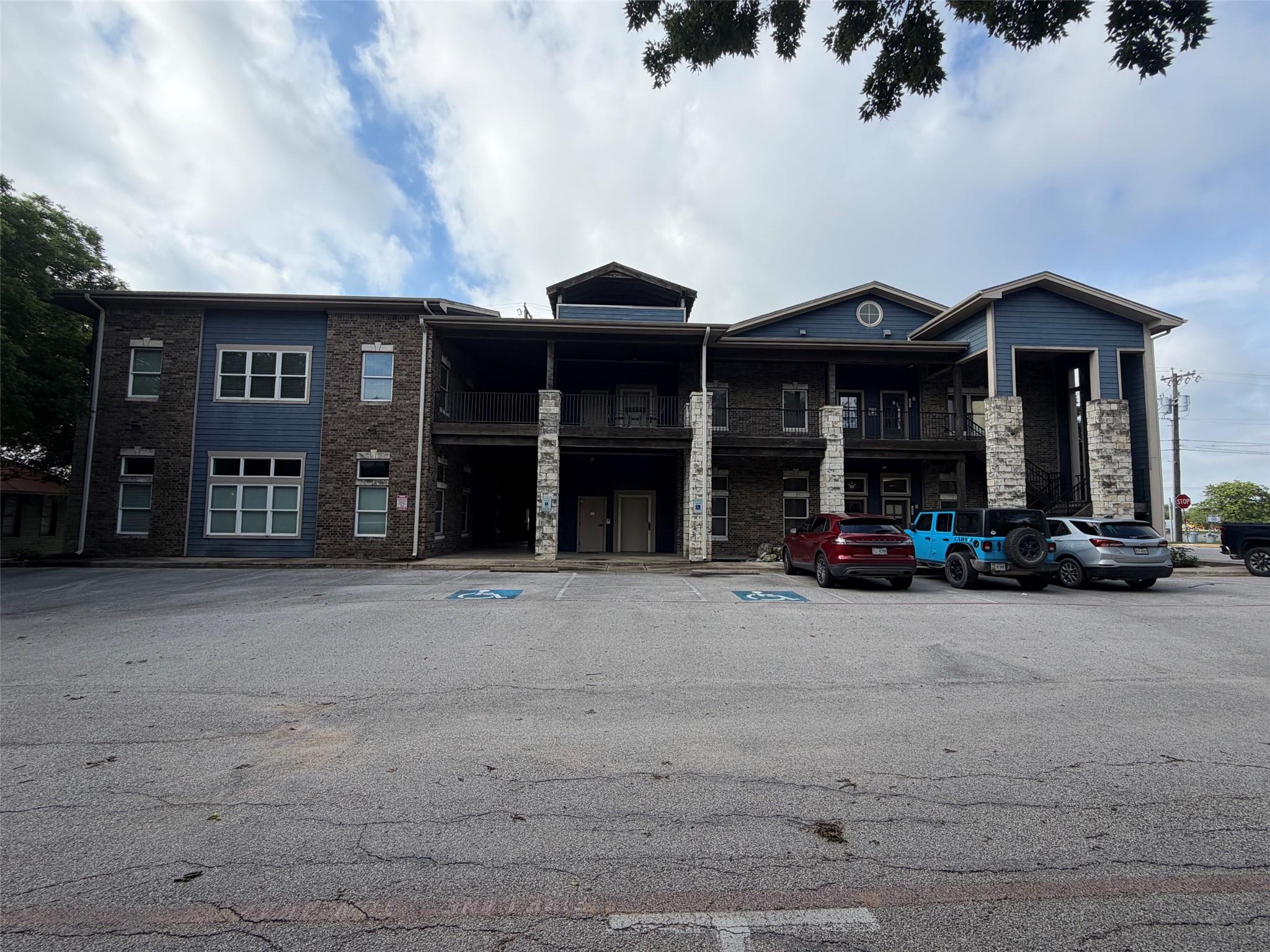 210 Highway 79 # 103, 104, 203, 204, Hutto, TX 78634