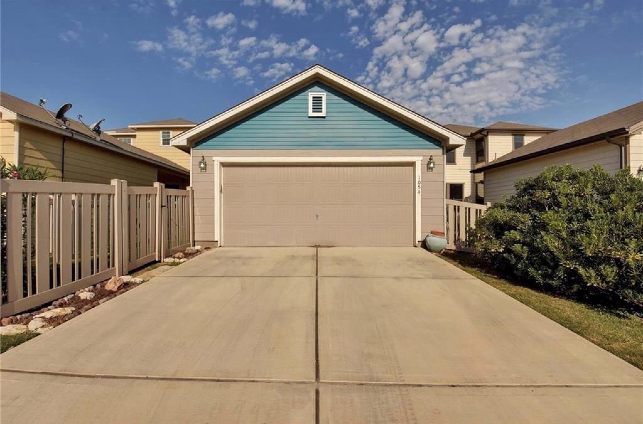 1054 Dorn, Kyle, TX 78640