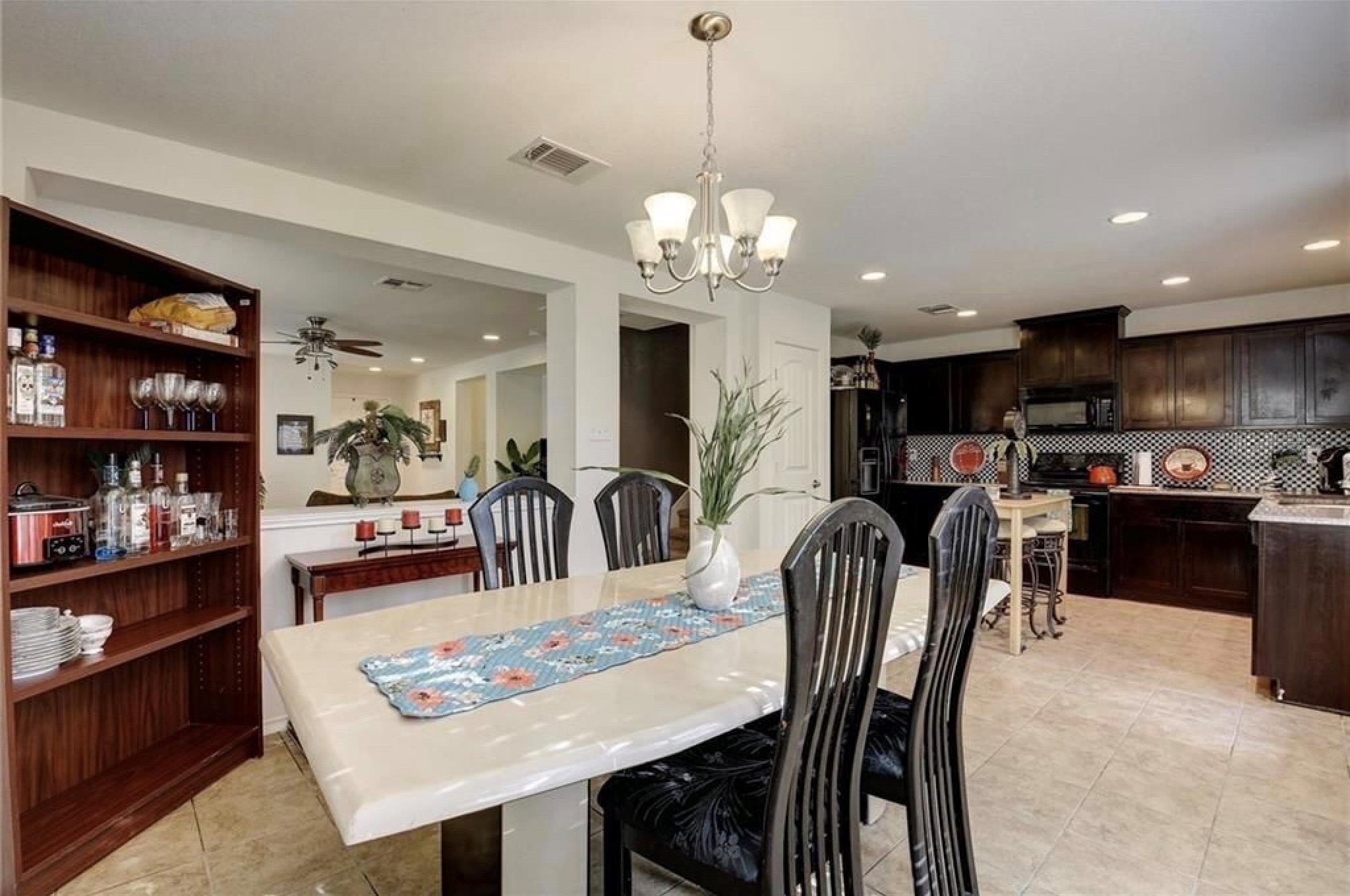 1054 Dorn, Kyle, TX 78640