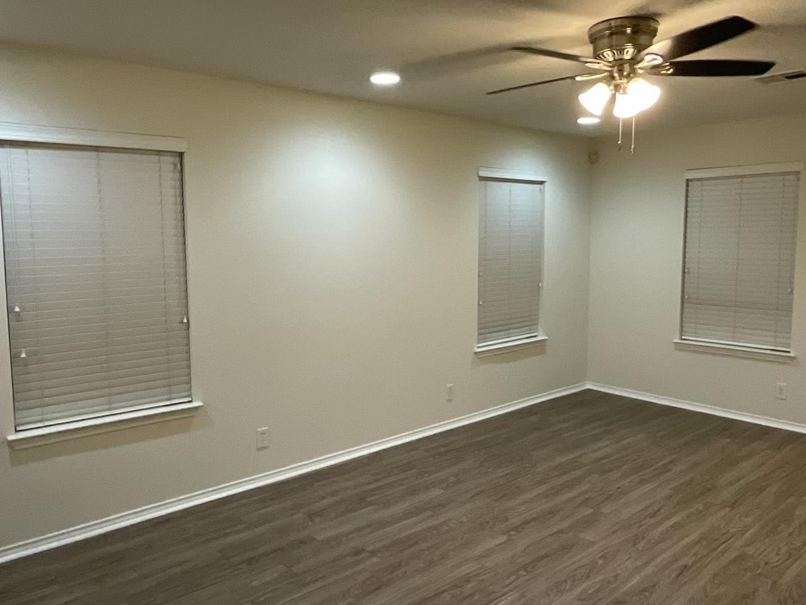 1054 Dorn, Kyle, TX 78640