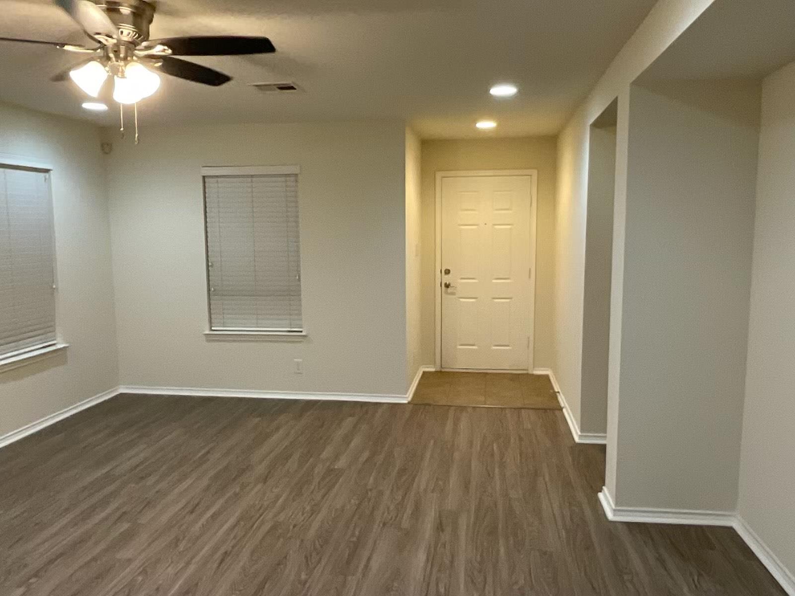 1054 Dorn, Kyle, TX 78640