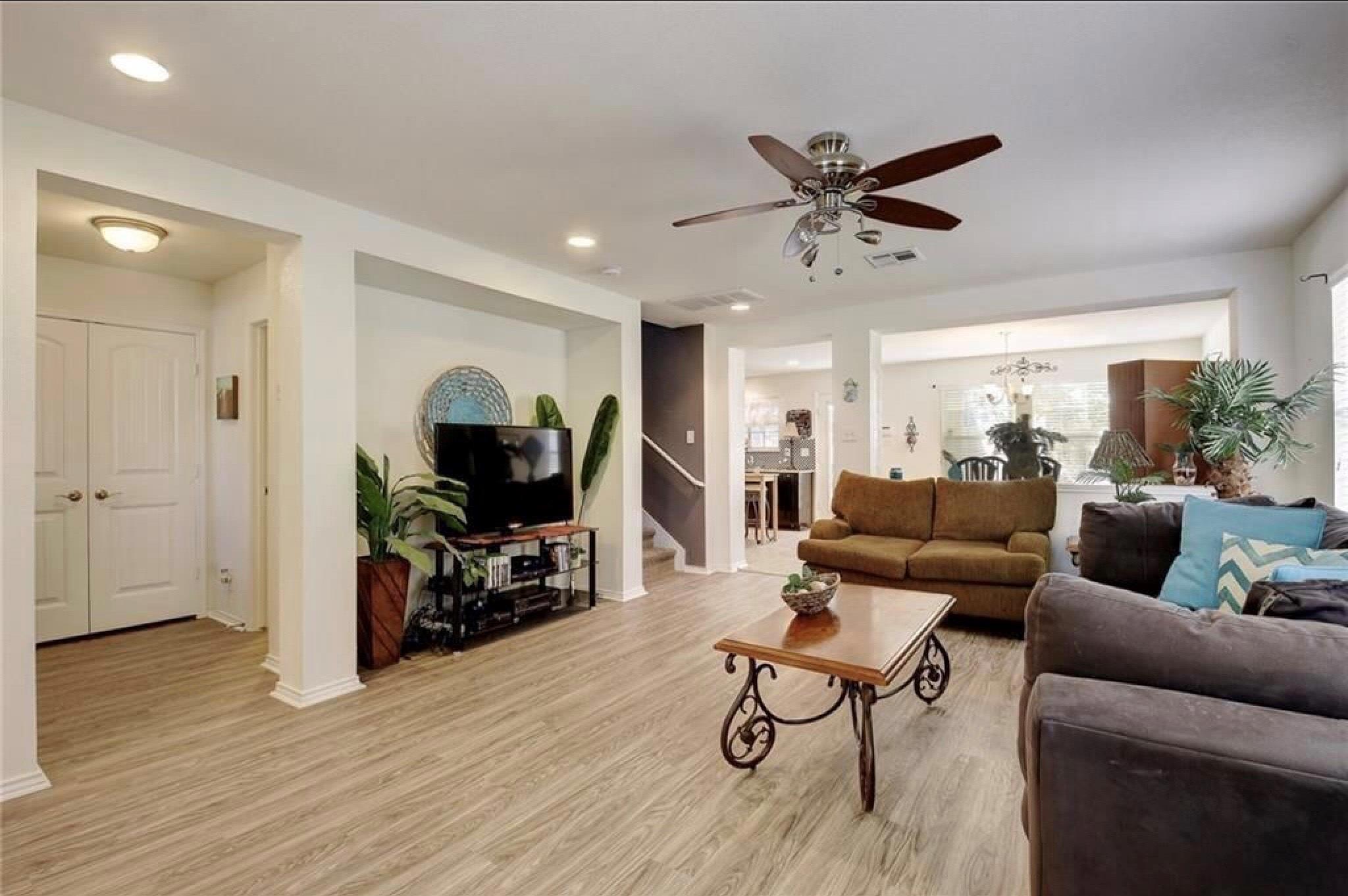 1054 Dorn, Kyle, TX 78640