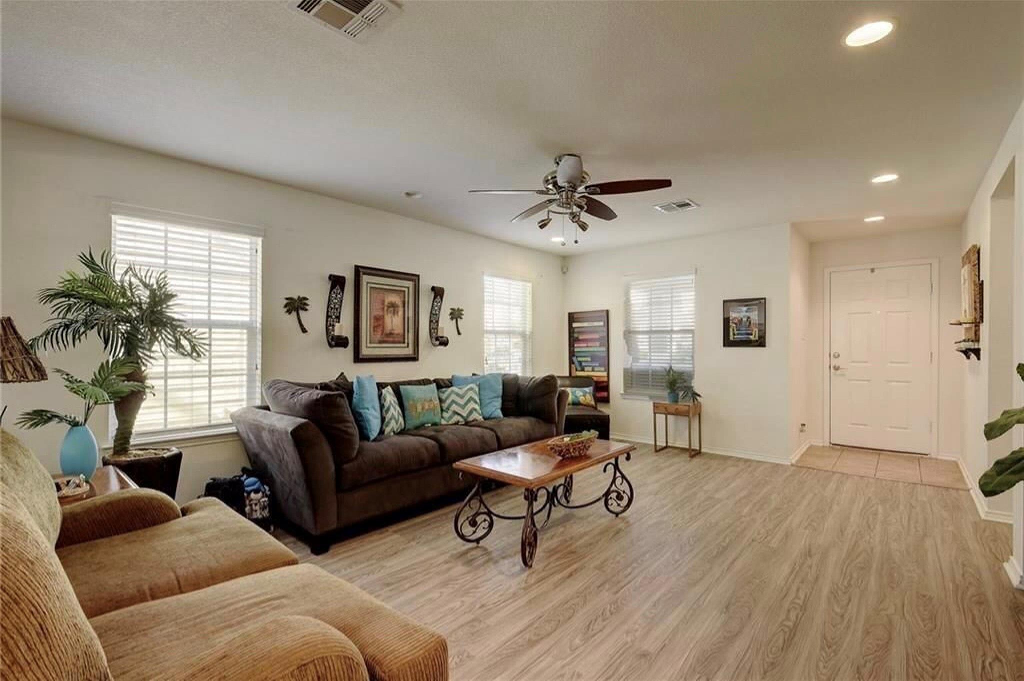 1054 Dorn, Kyle, TX 78640