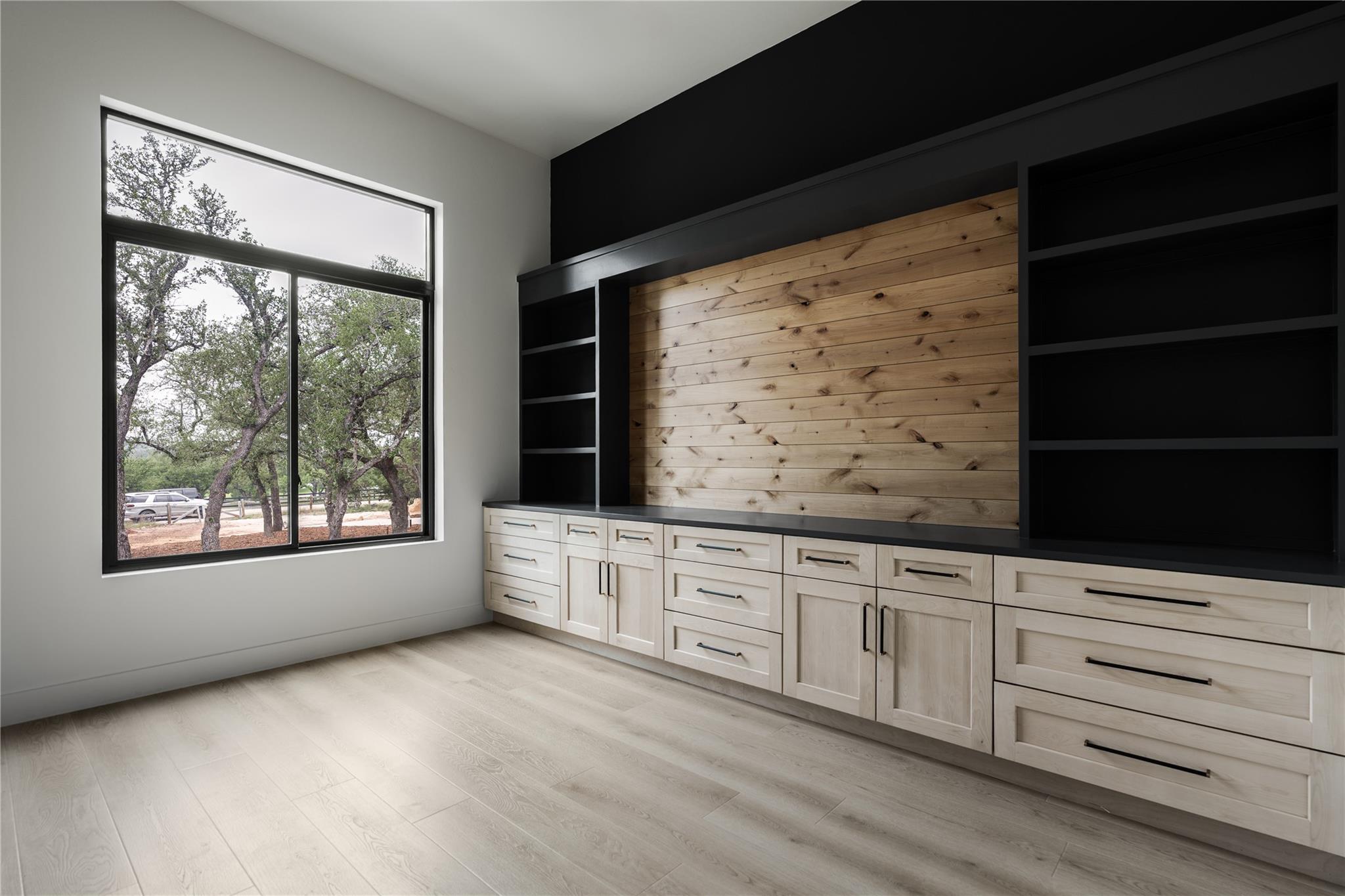 111 High Plains Dr, Dripping Springs, TX 78620