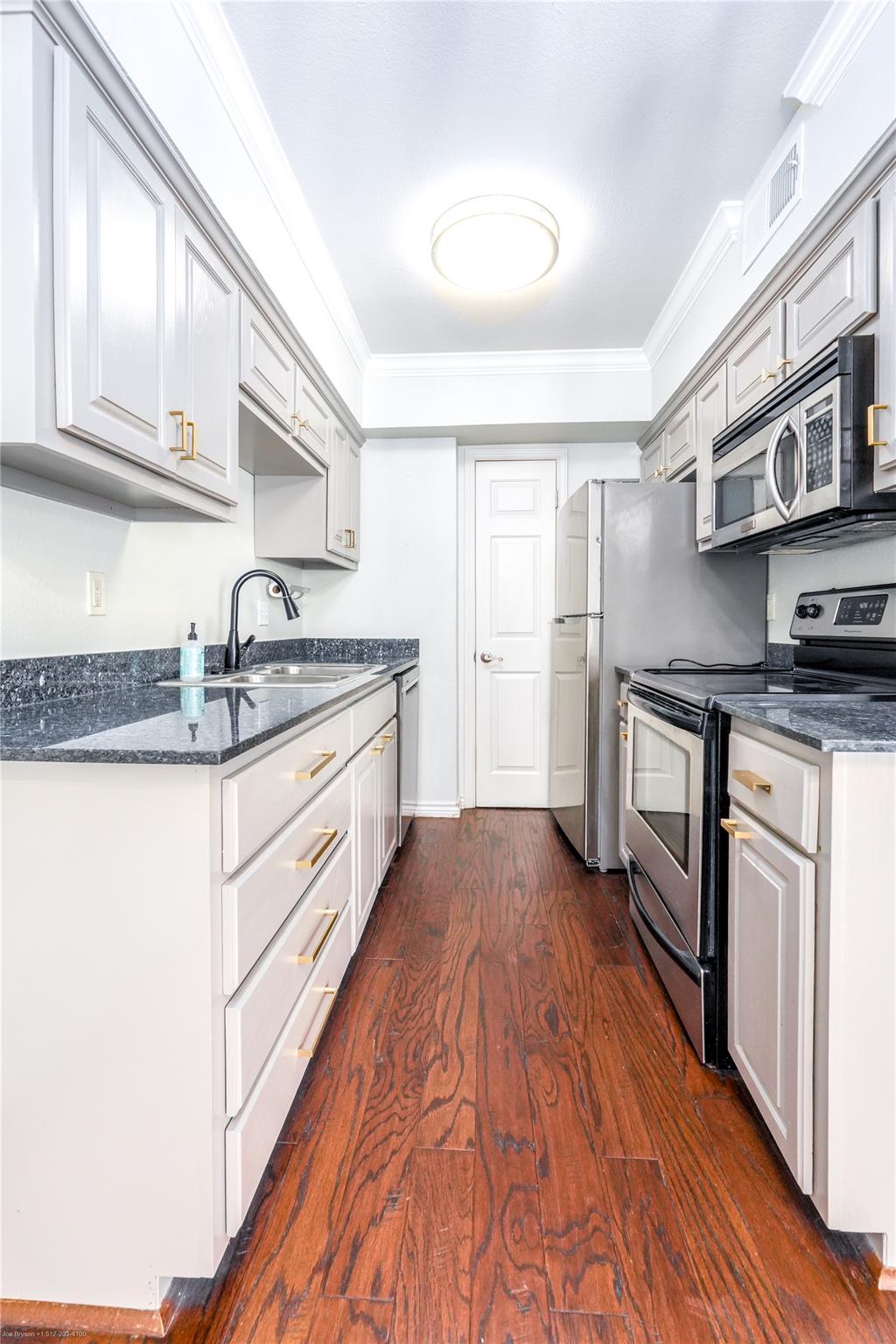 900 S Lamar Blvd # 207, Austin, TX 78704