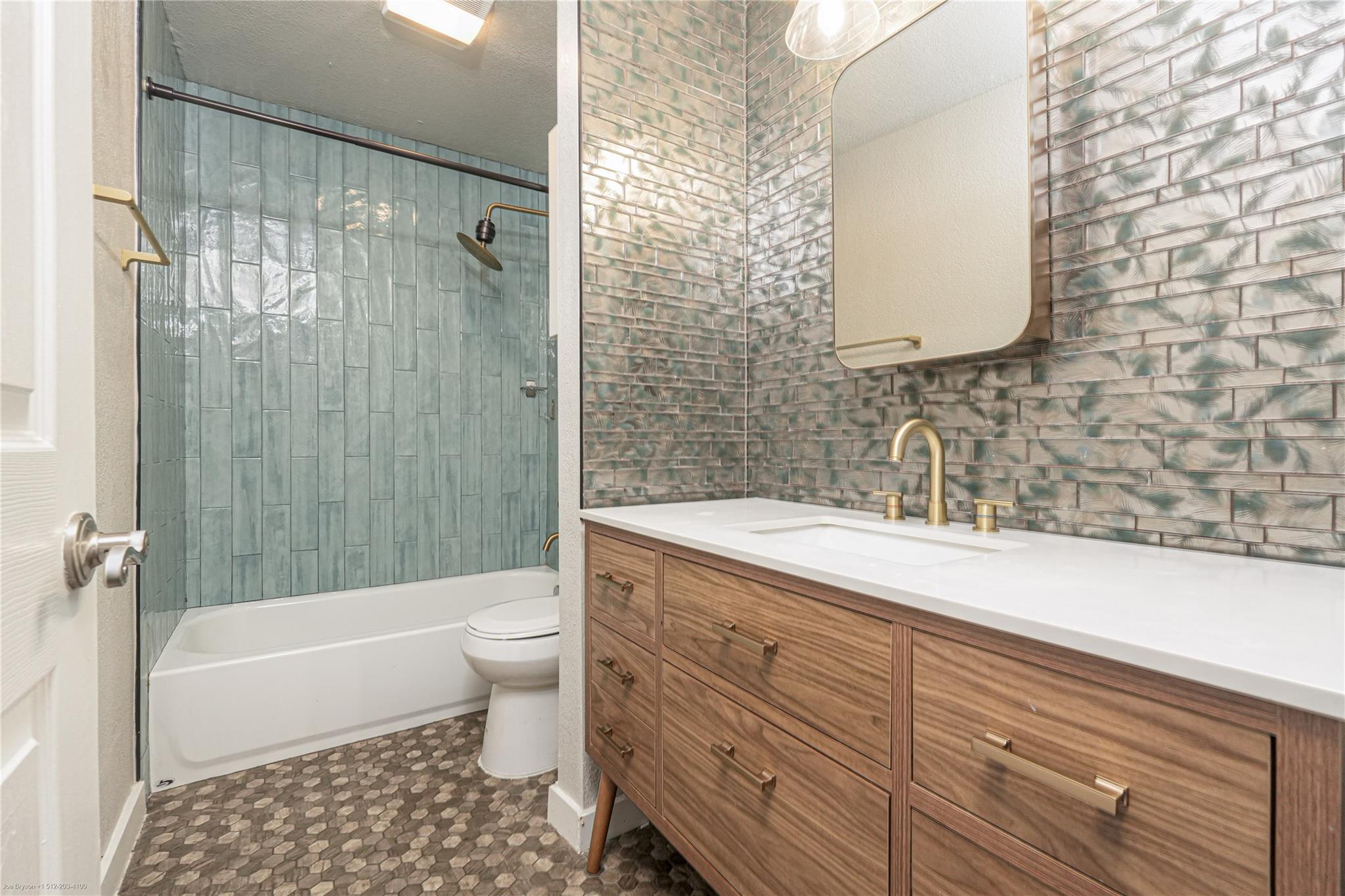 900 S Lamar Blvd # 207, Austin, TX 78704