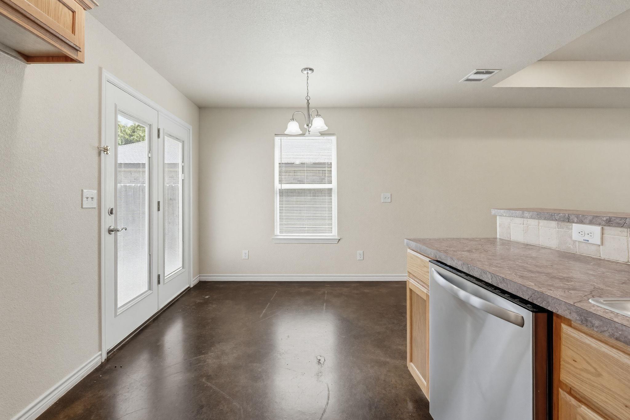 908 E Avenue B, Lampasas, TX 76550