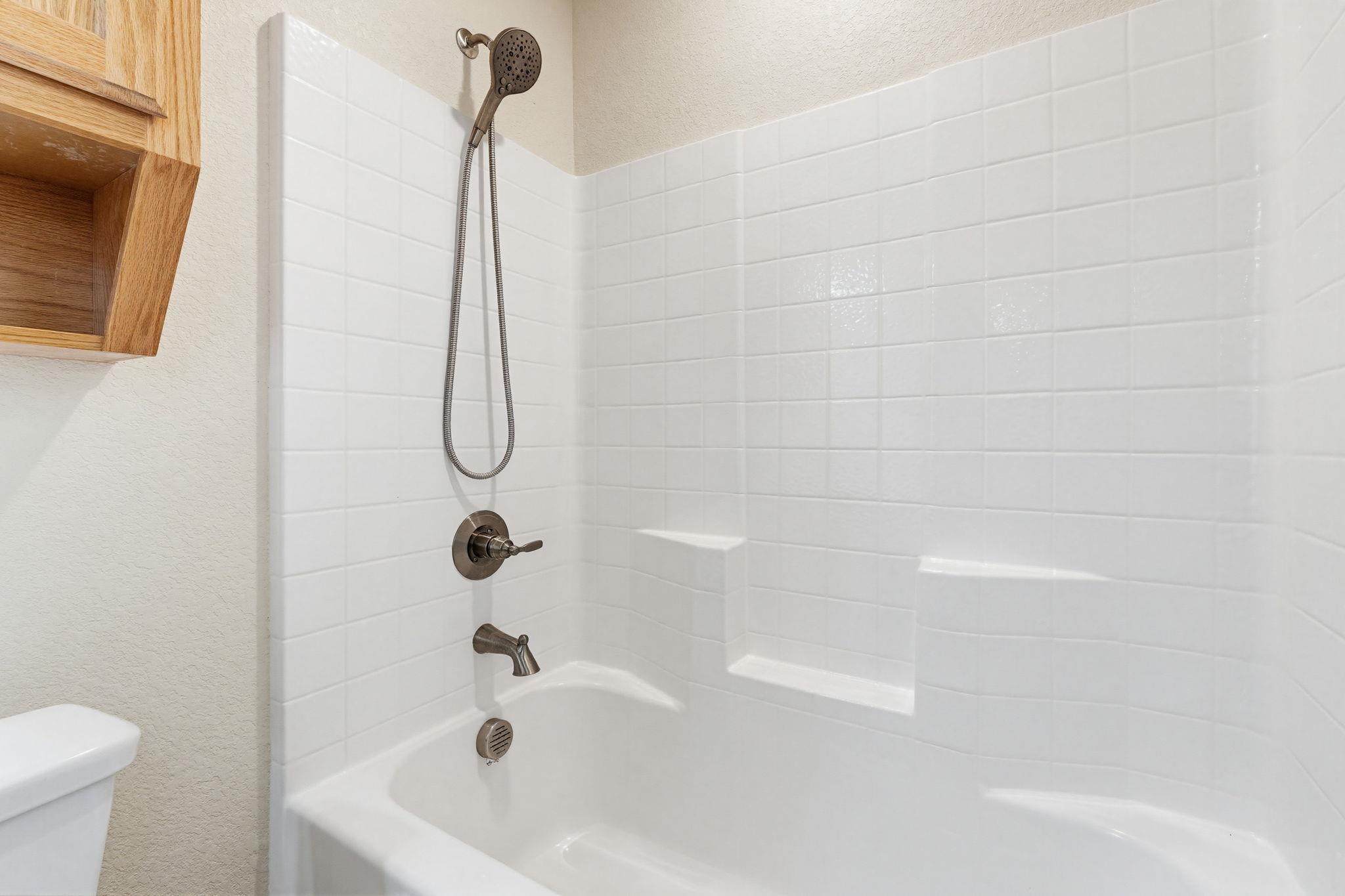 908 E Avenue B, Lampasas, TX 76550