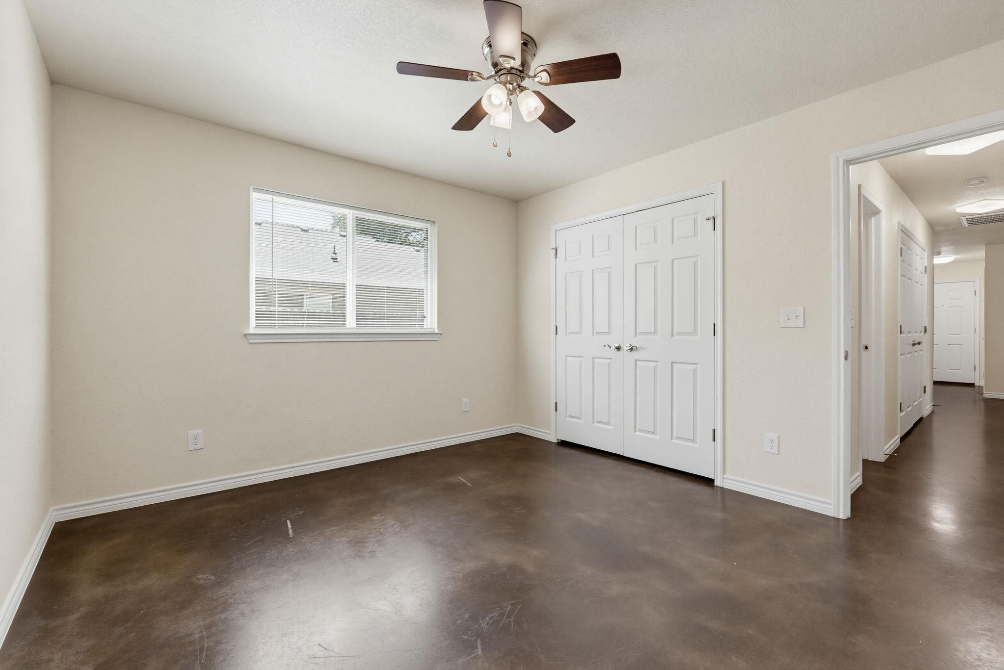 908 E Avenue B, Lampasas, TX 76550