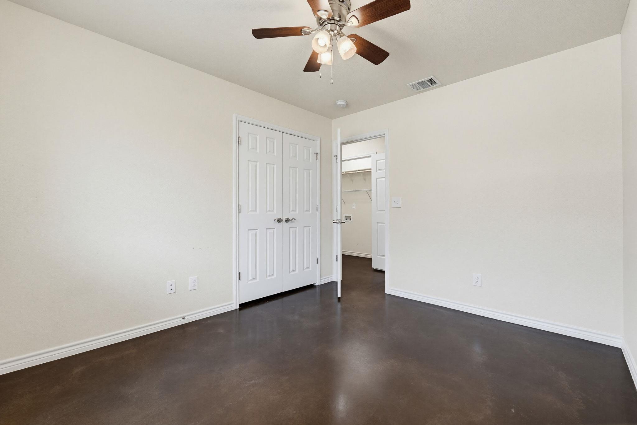 908 E Avenue B, Lampasas, TX 76550