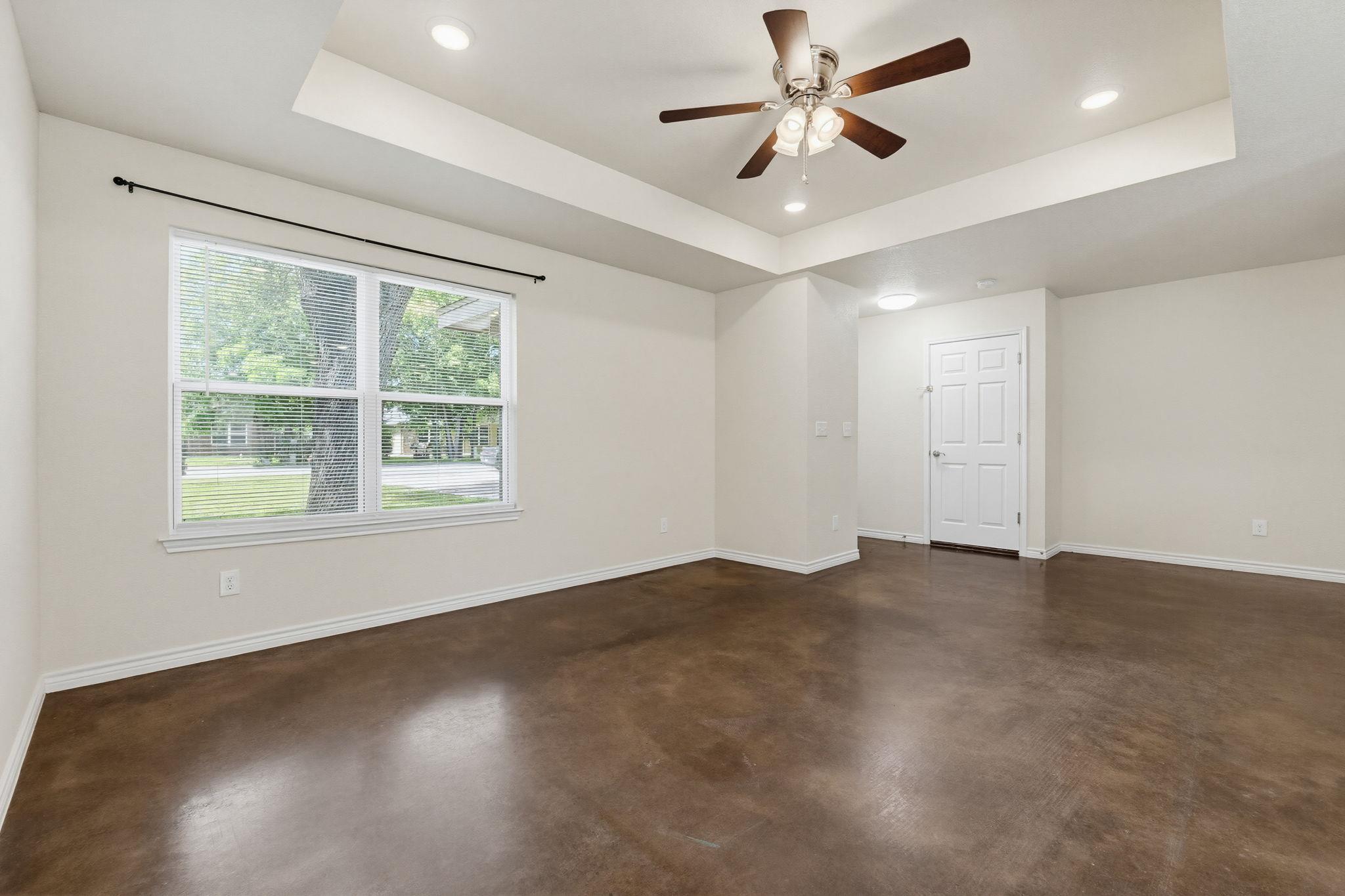 908 E Avenue B, Lampasas, TX 76550