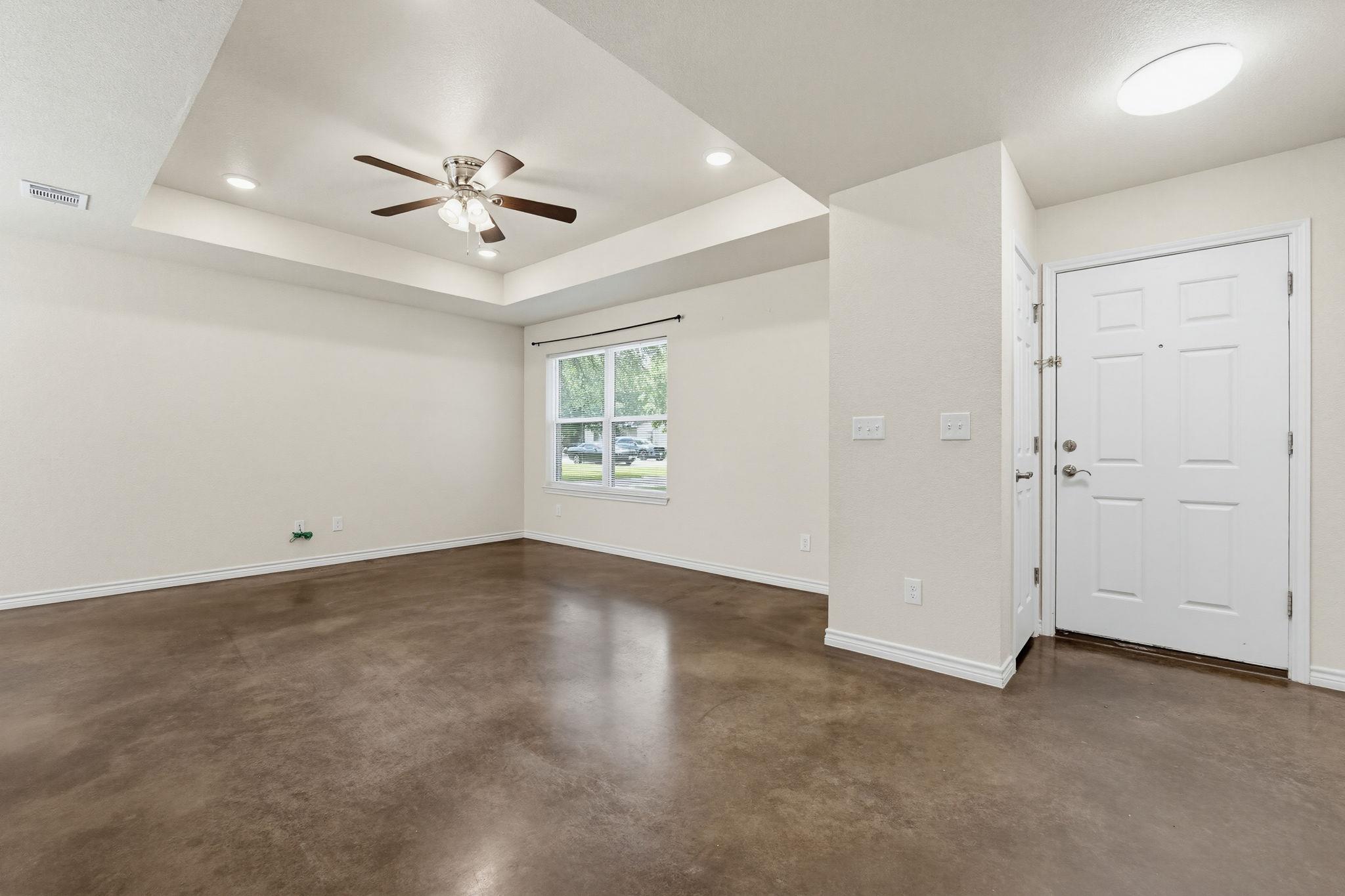 908 E Avenue B, Lampasas, TX 76550