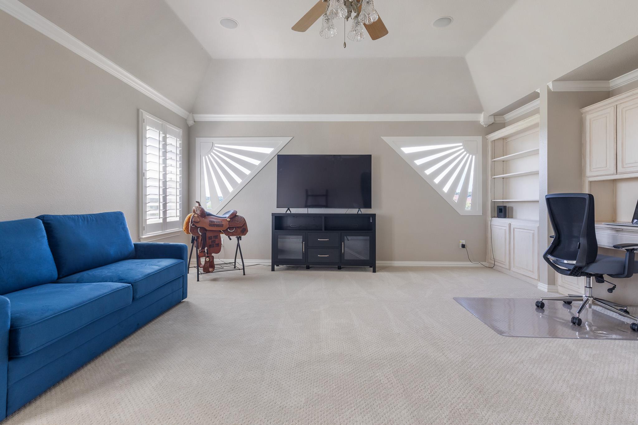 259 King Ranch Ct, Fort Worth, TX 76108