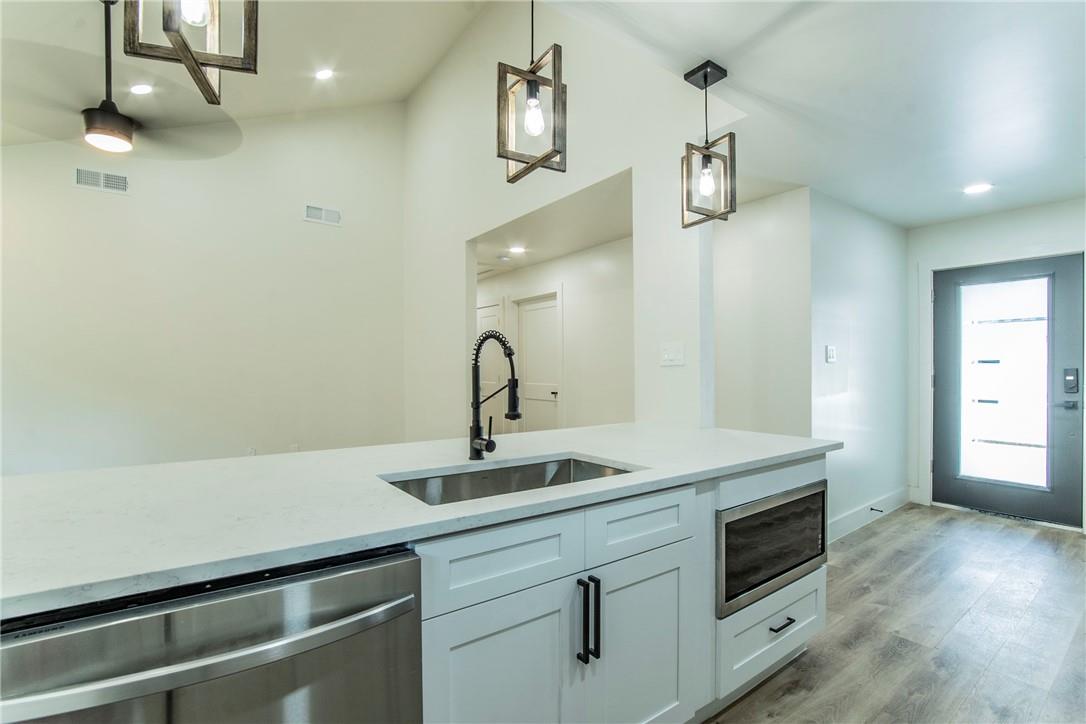 601 E 50th St # B, Austin, TX 78751
