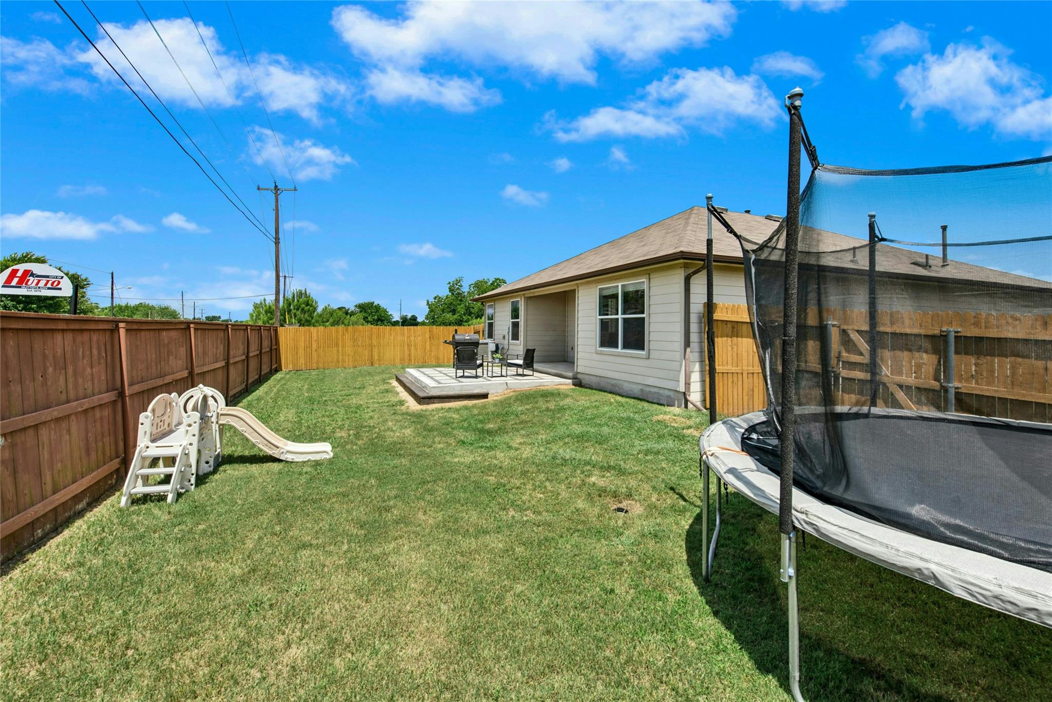 1010 Pembroke Ct, Hutto, TX 78634