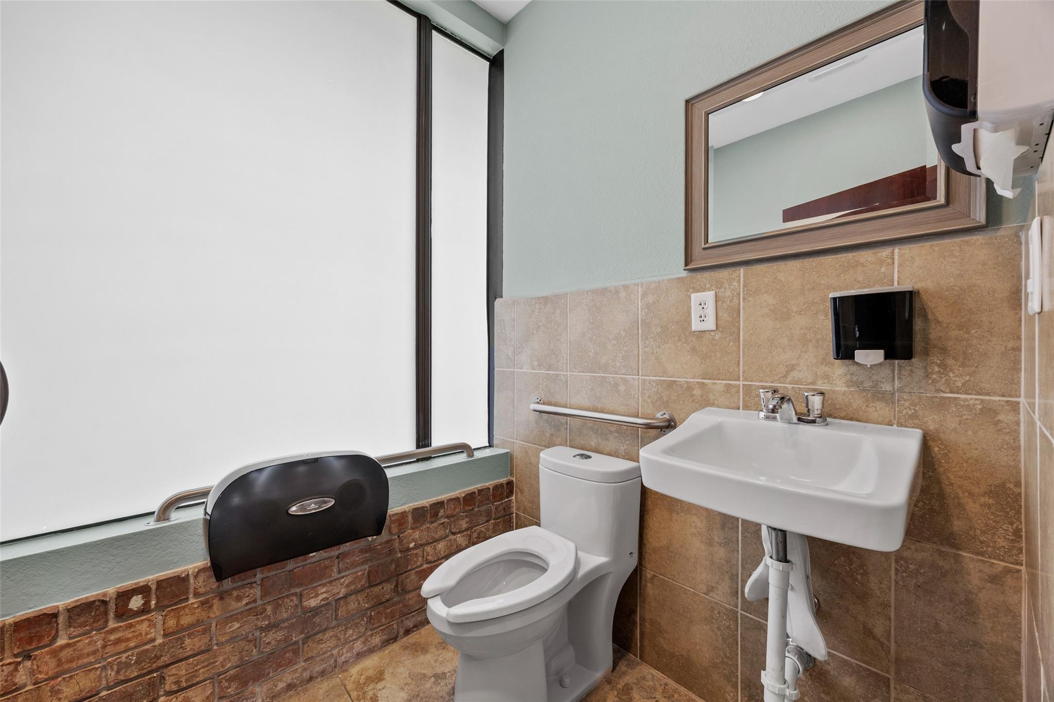 320 W William Cannon Dr, Austin, TX 78745