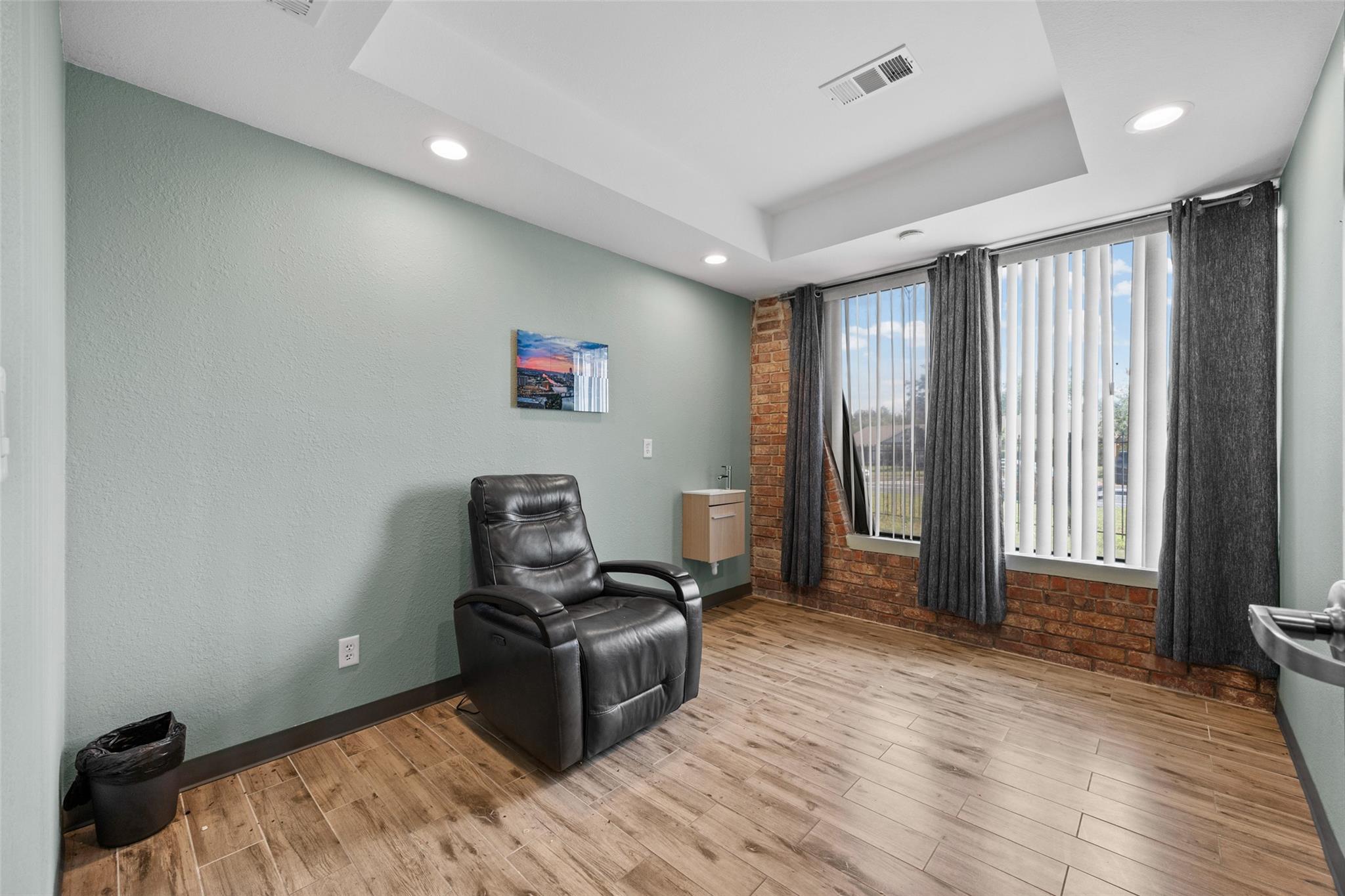 320 W William Cannon Dr, Austin, TX 78745