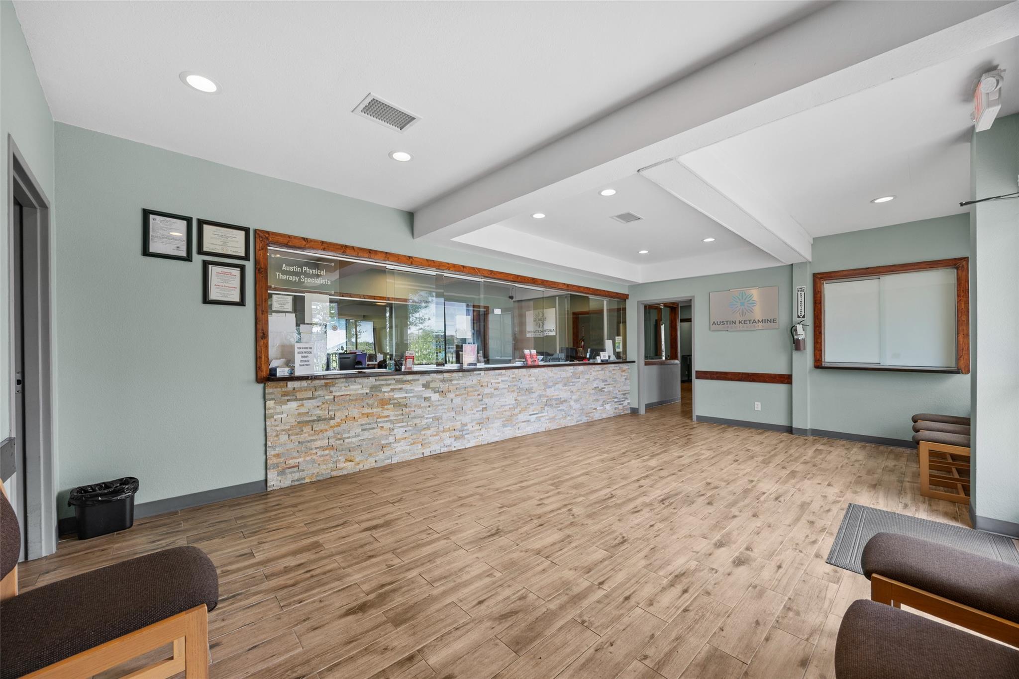 320 W William Cannon Dr, Austin, TX 78745