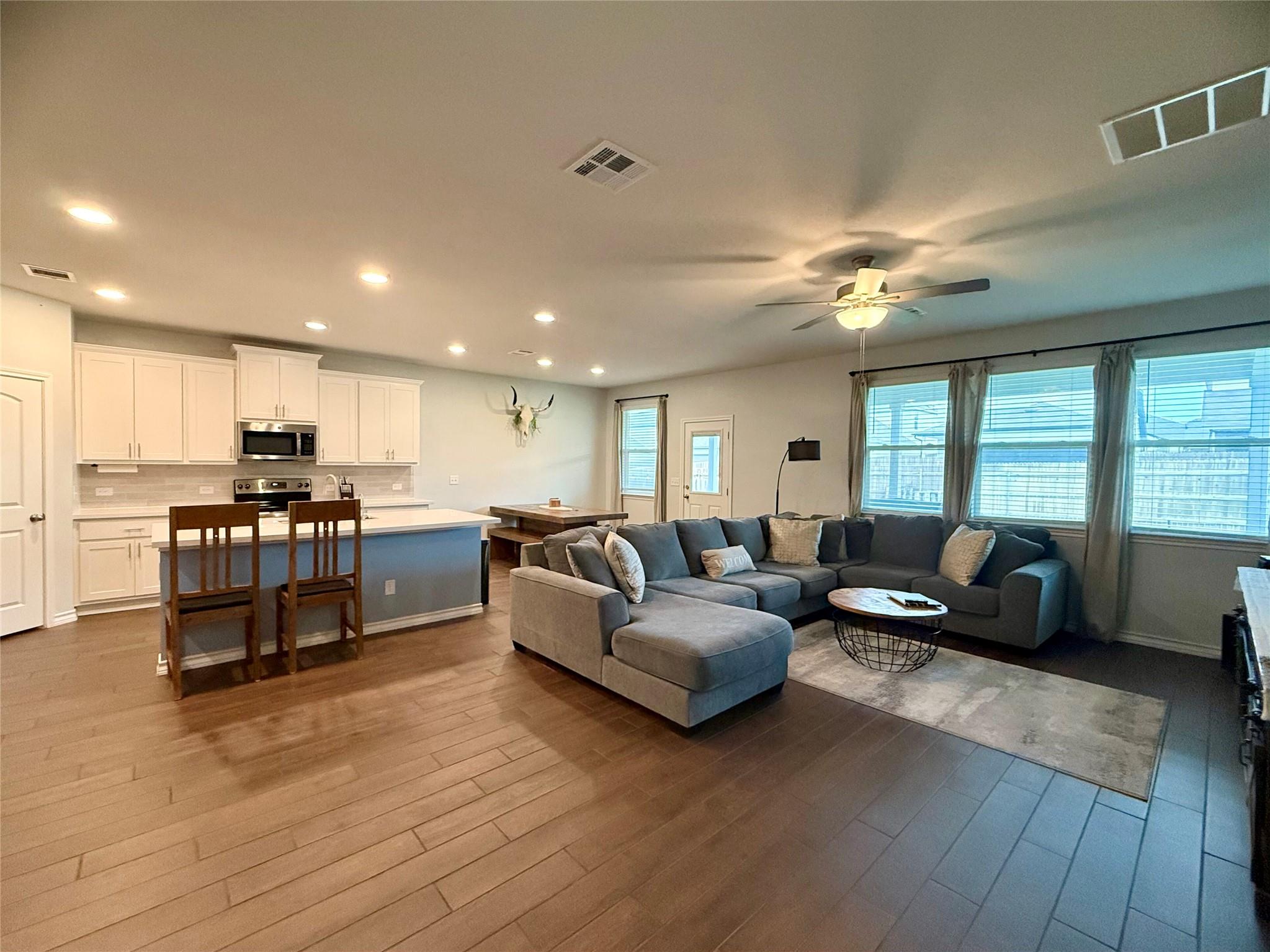 161 Andesite Trl, Liberty Hill, TX 78642